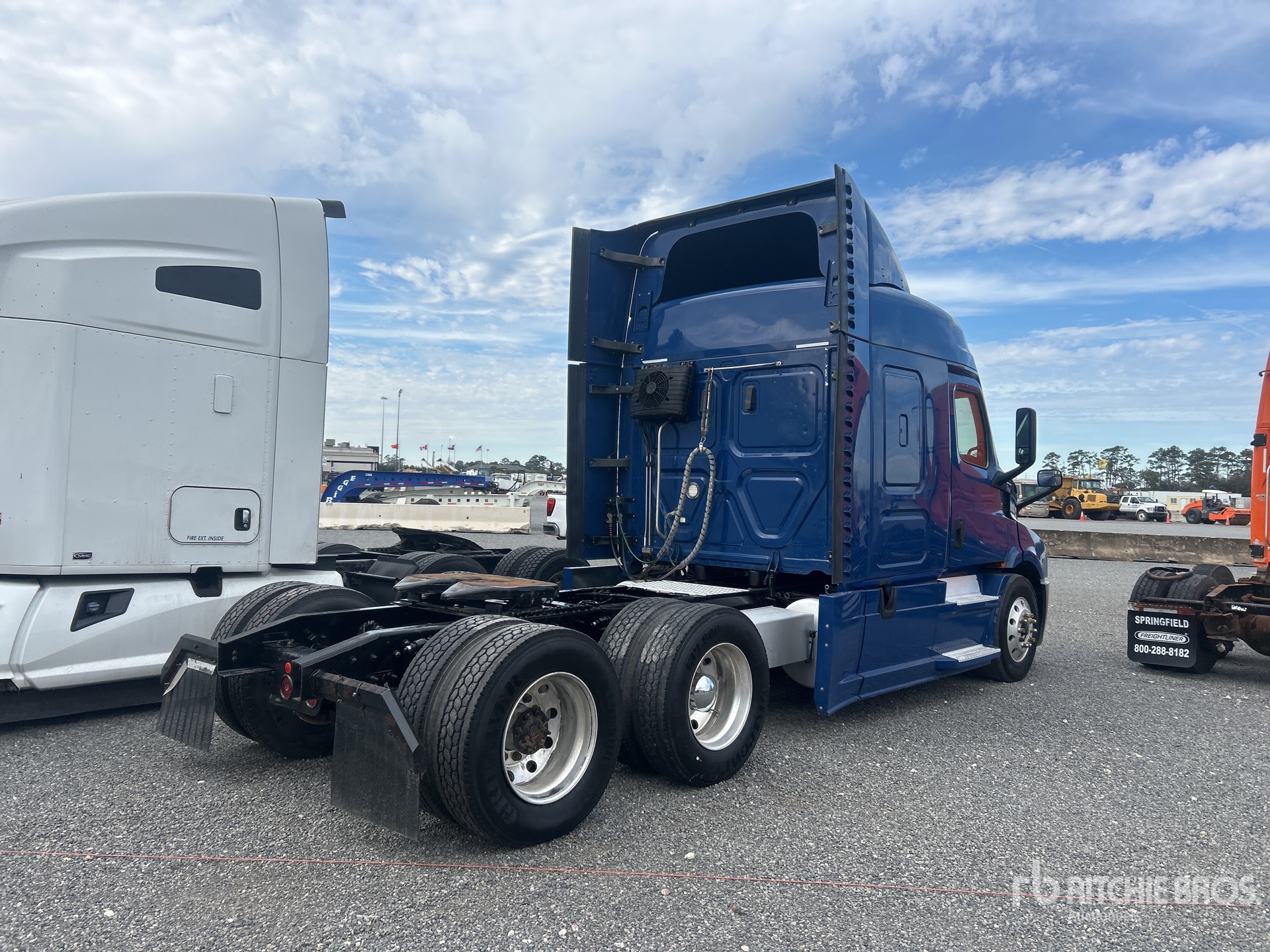 General Appearance with Imagen: esquina trasera derecha