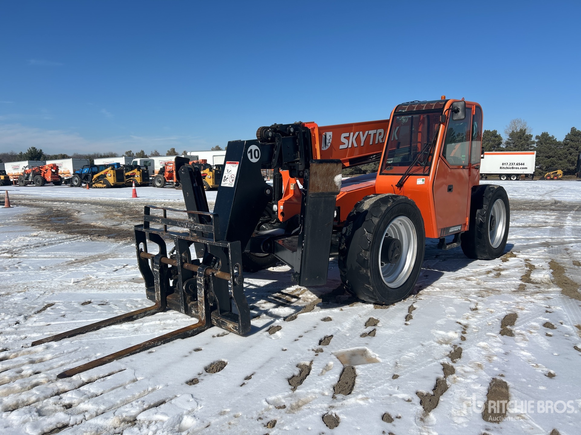 General Appearance with Picture, Left Front Corner