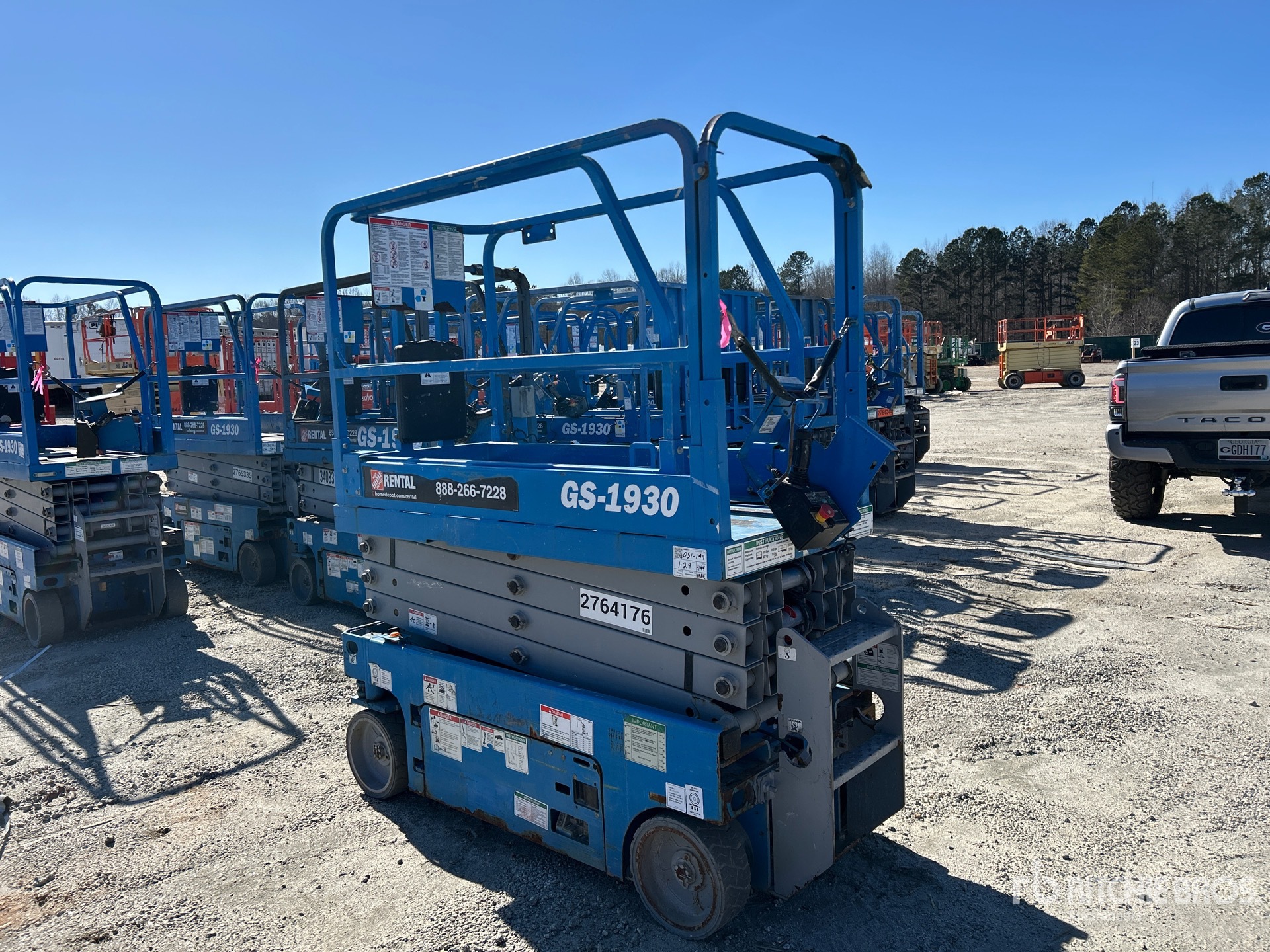 General Appearance with Picture, Left Rear Corner