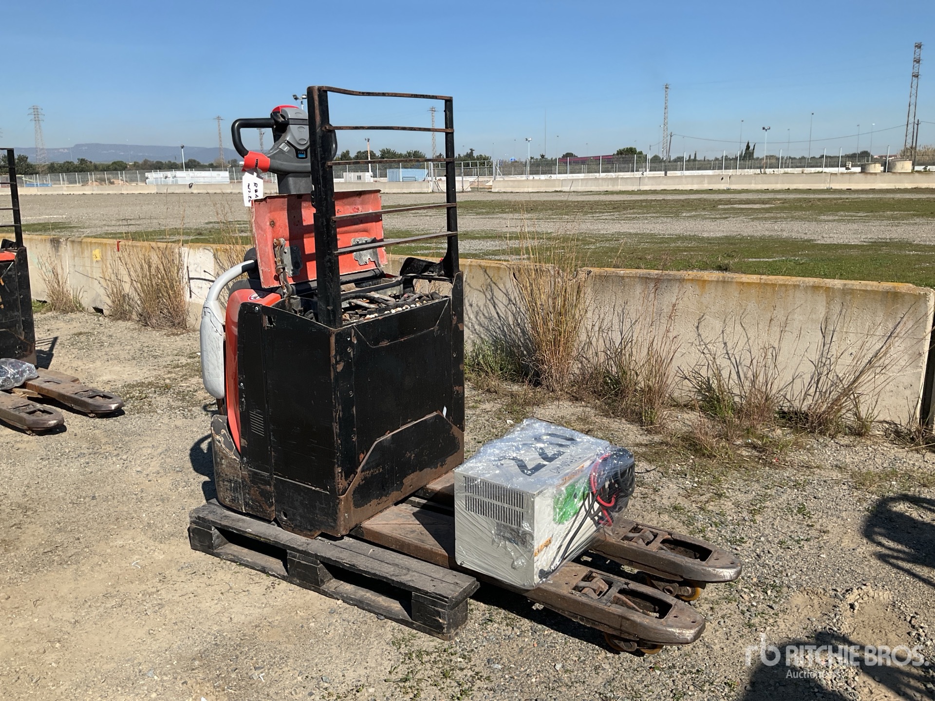 General Appearance with Foto, angolo posteriore sinistro