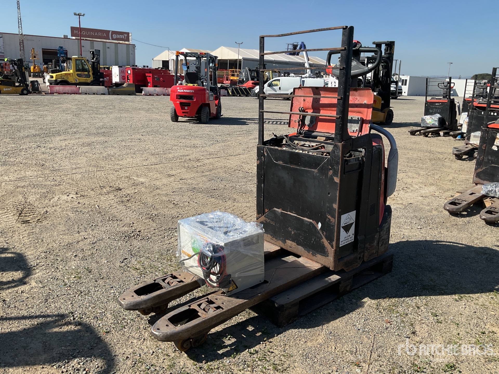 General Appearance with Foto, angolo anteriore sinistro