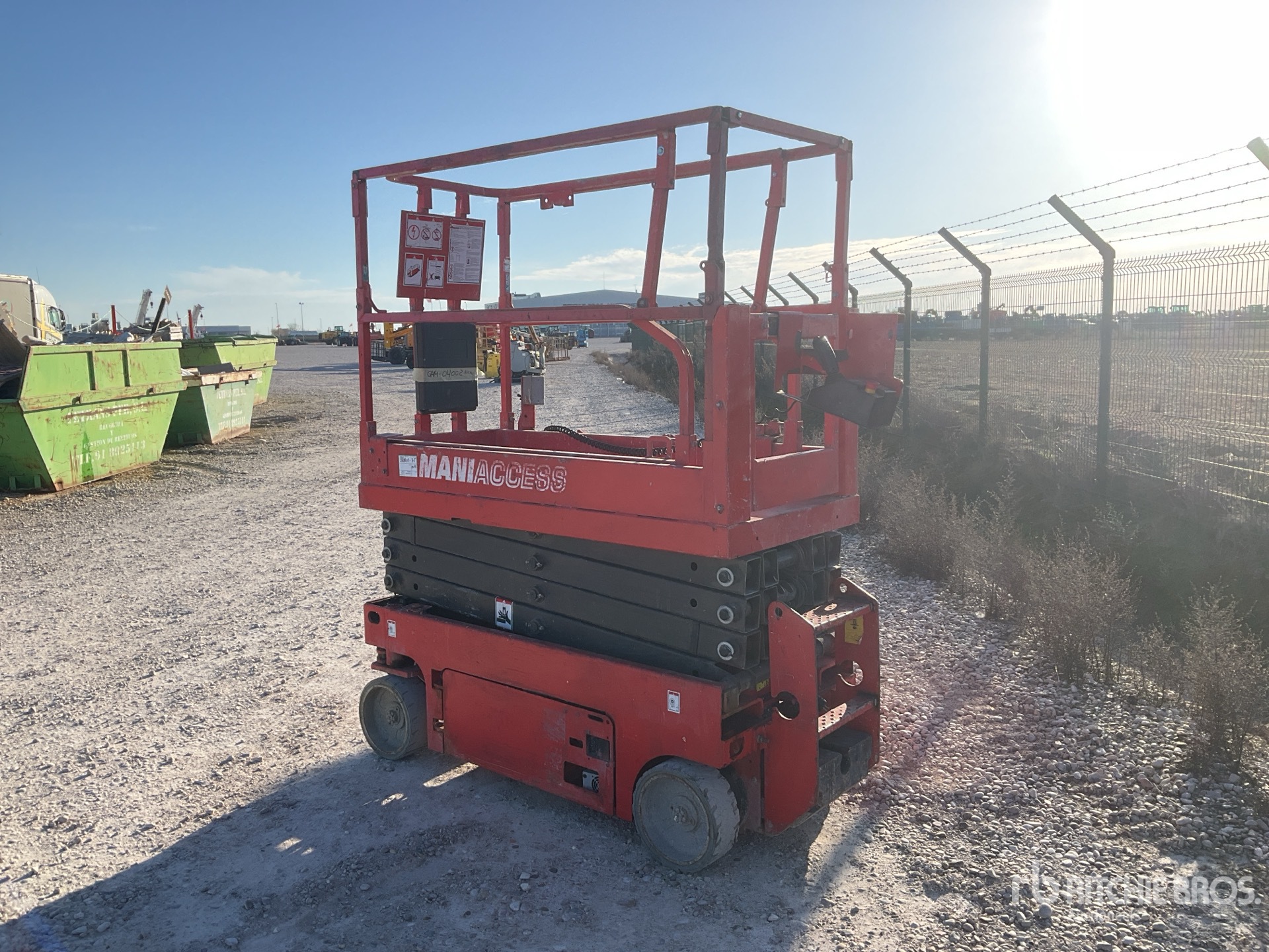 General Appearance with Foto, angolo posteriore sinistro