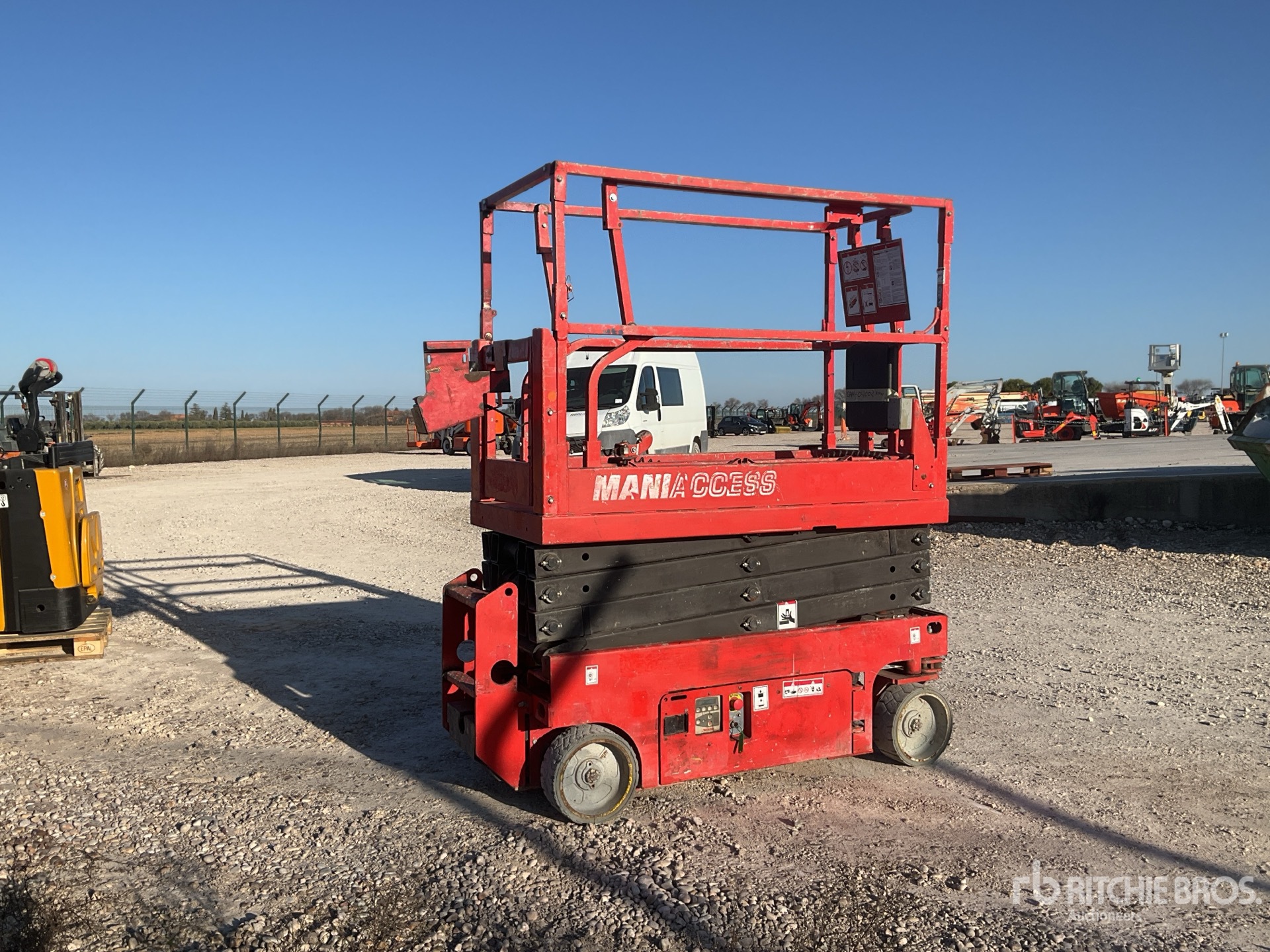 General Appearance with Foto, angolo anteriore sinistro