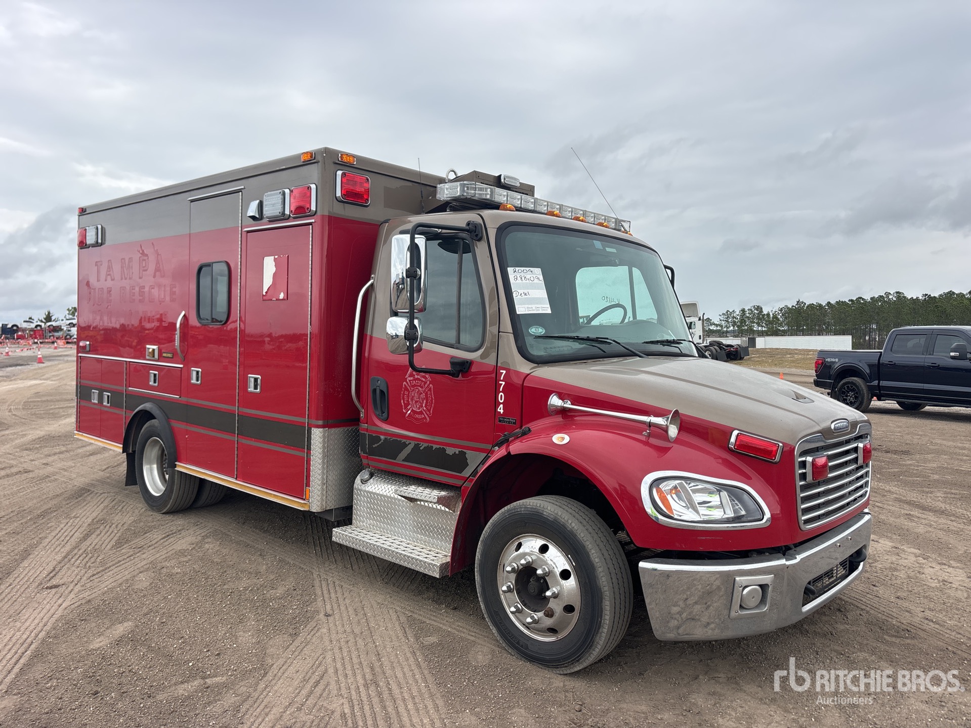 General Appearance with Foto, angolo anteriore destro