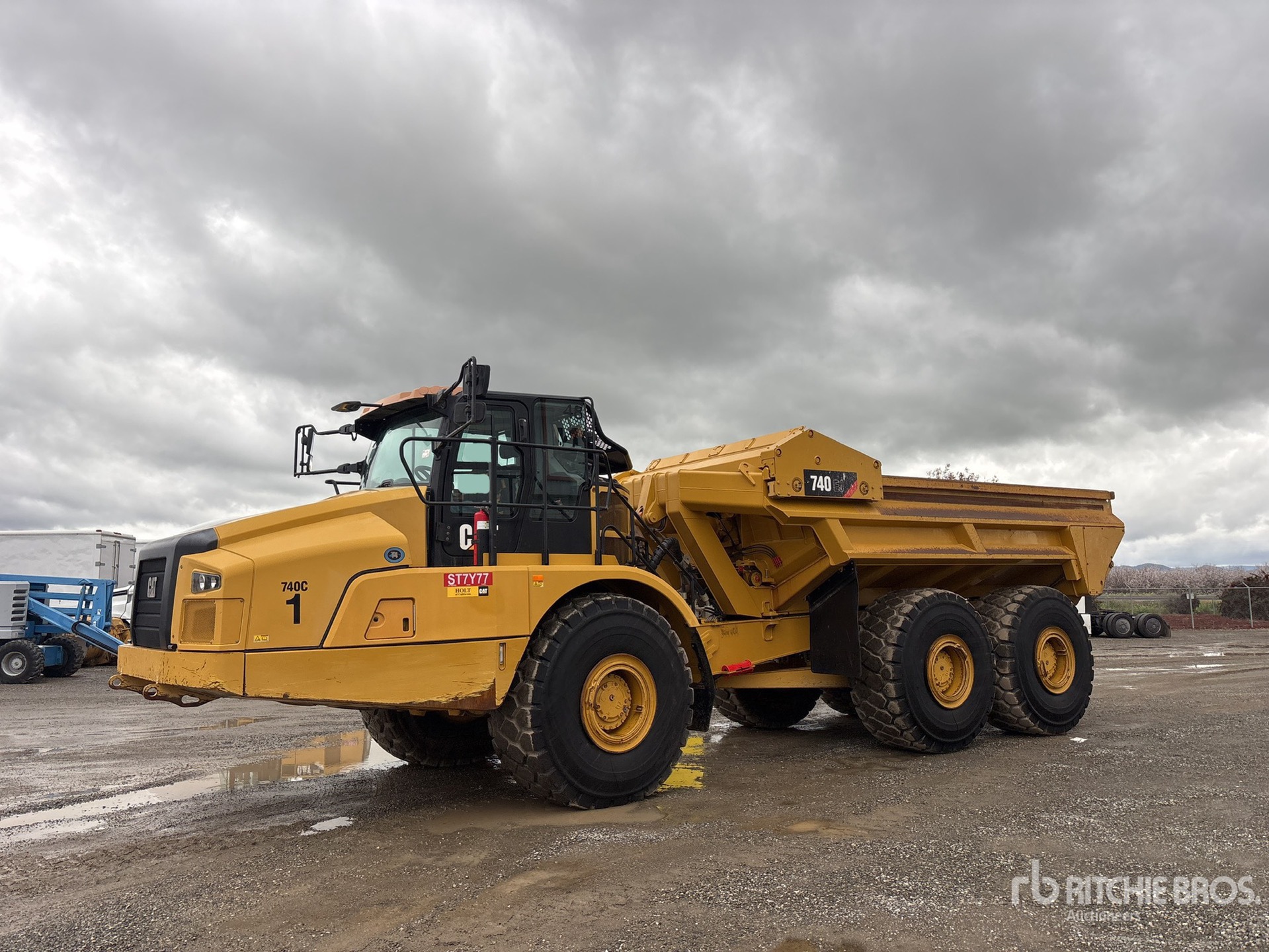 General Appearance with Picture, Left Front Corner