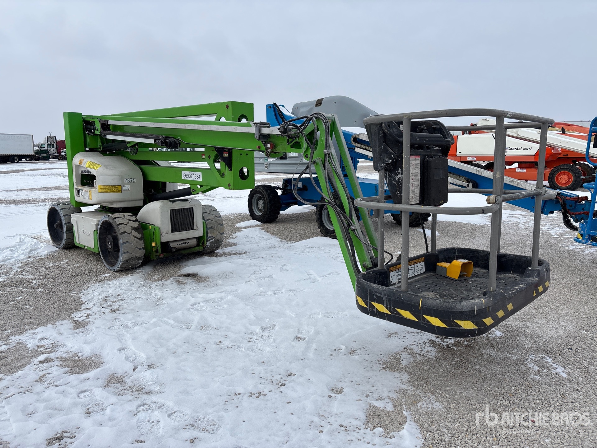 General Appearance with Picture, Right Front Corner