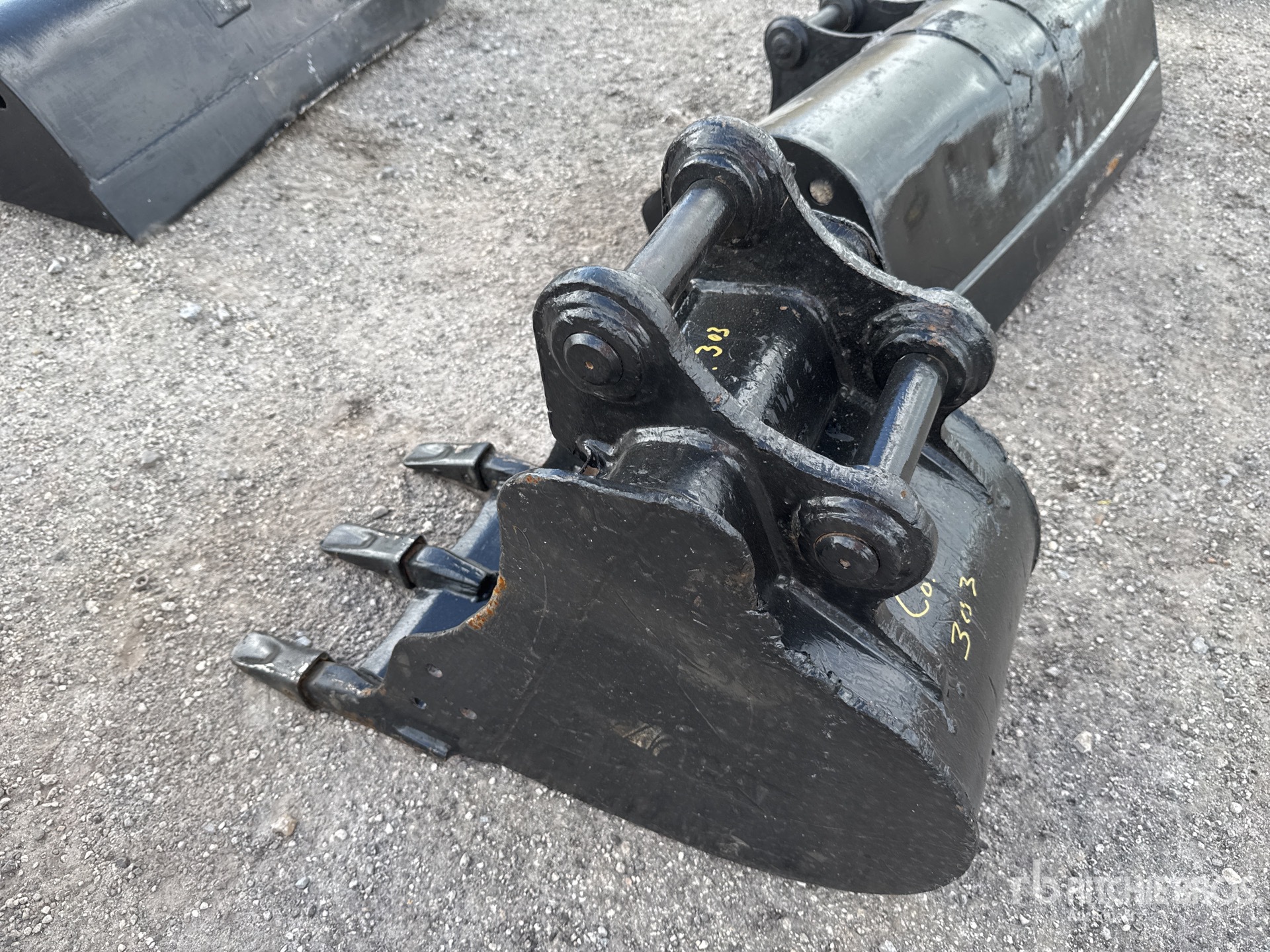 General Appearance with Bild, Ecke hinten rechts