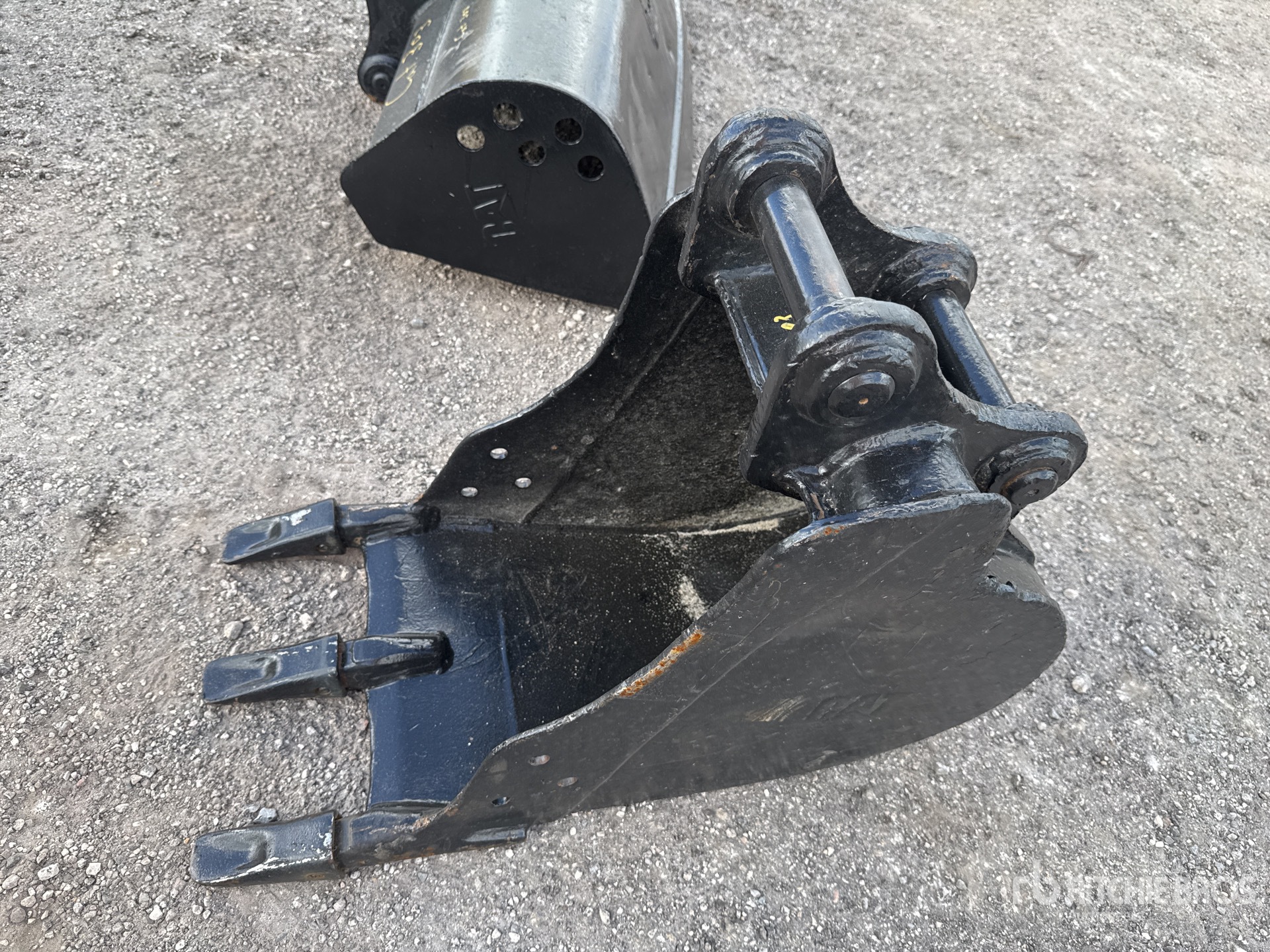 General Appearance with Bild, Ecke vorne rechts