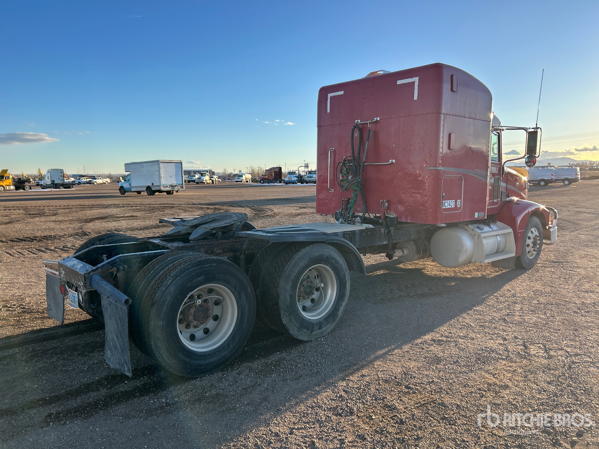 Aspect général with Image, coin arrière droit