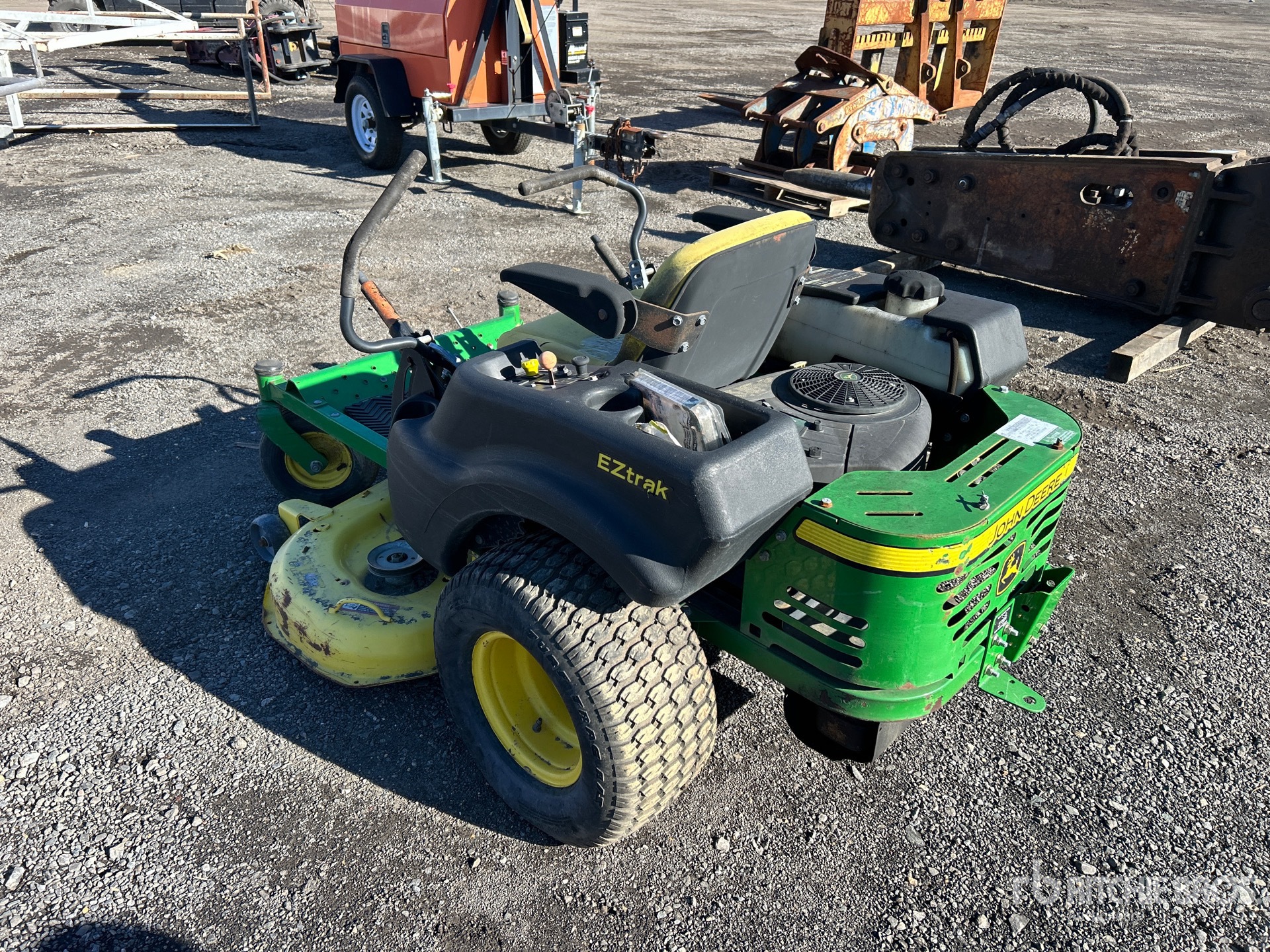 General Appearance with Bild, Ecke hinten links