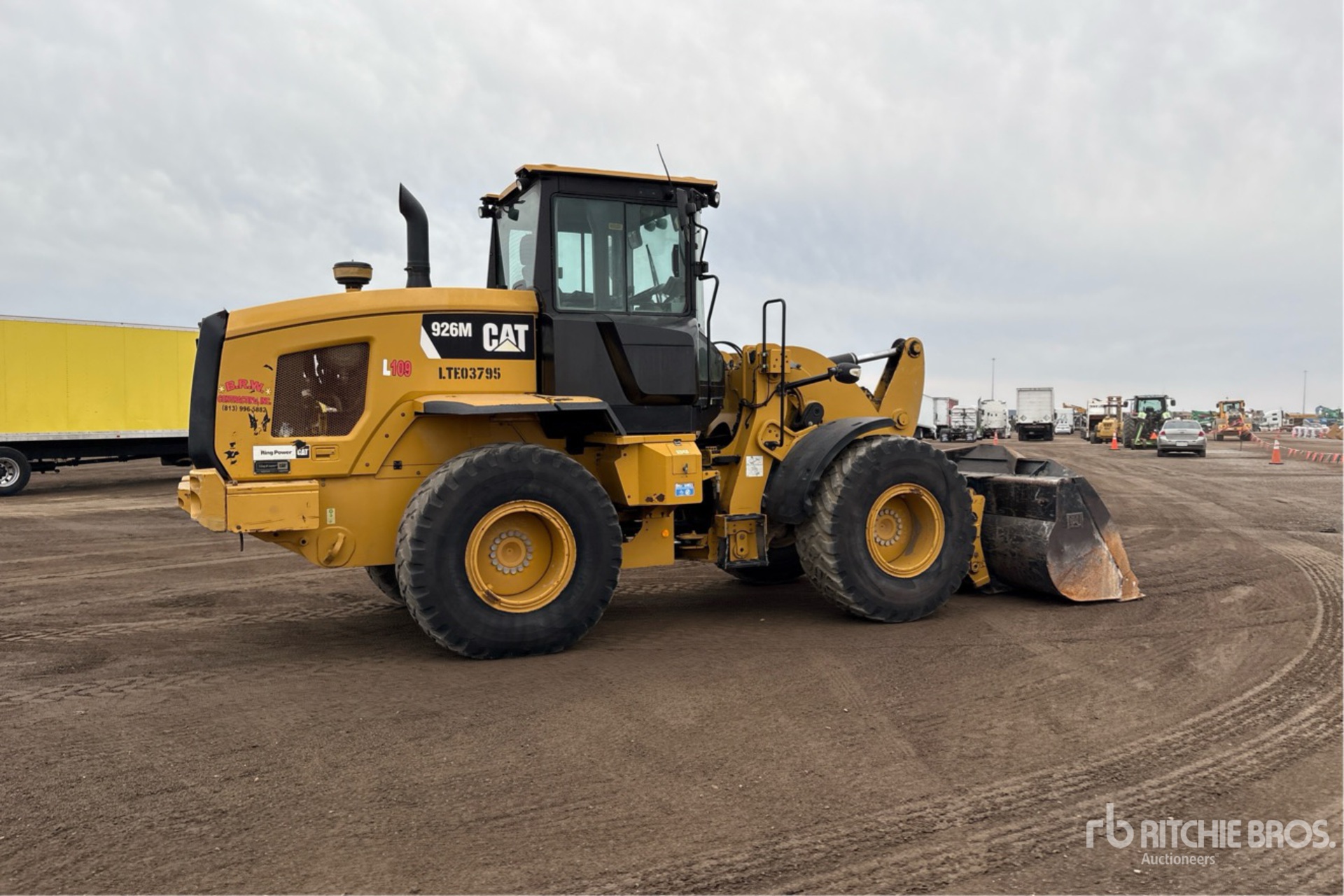 Aspect général with Image, coin arrière droit