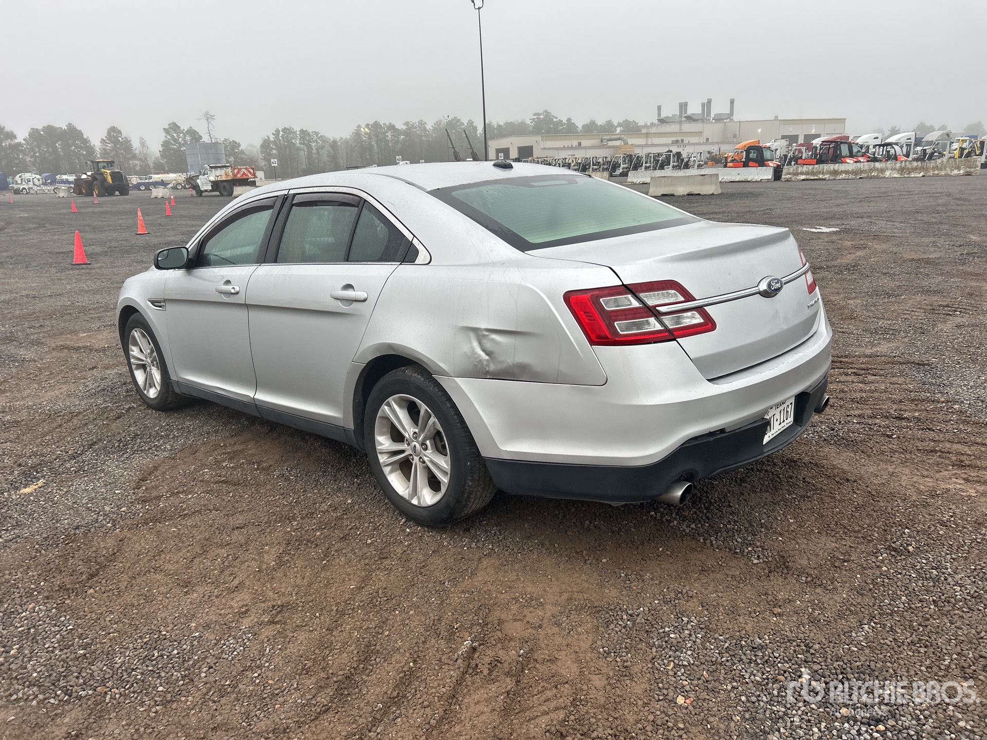 Aspect général with Image, coin arrière gauche