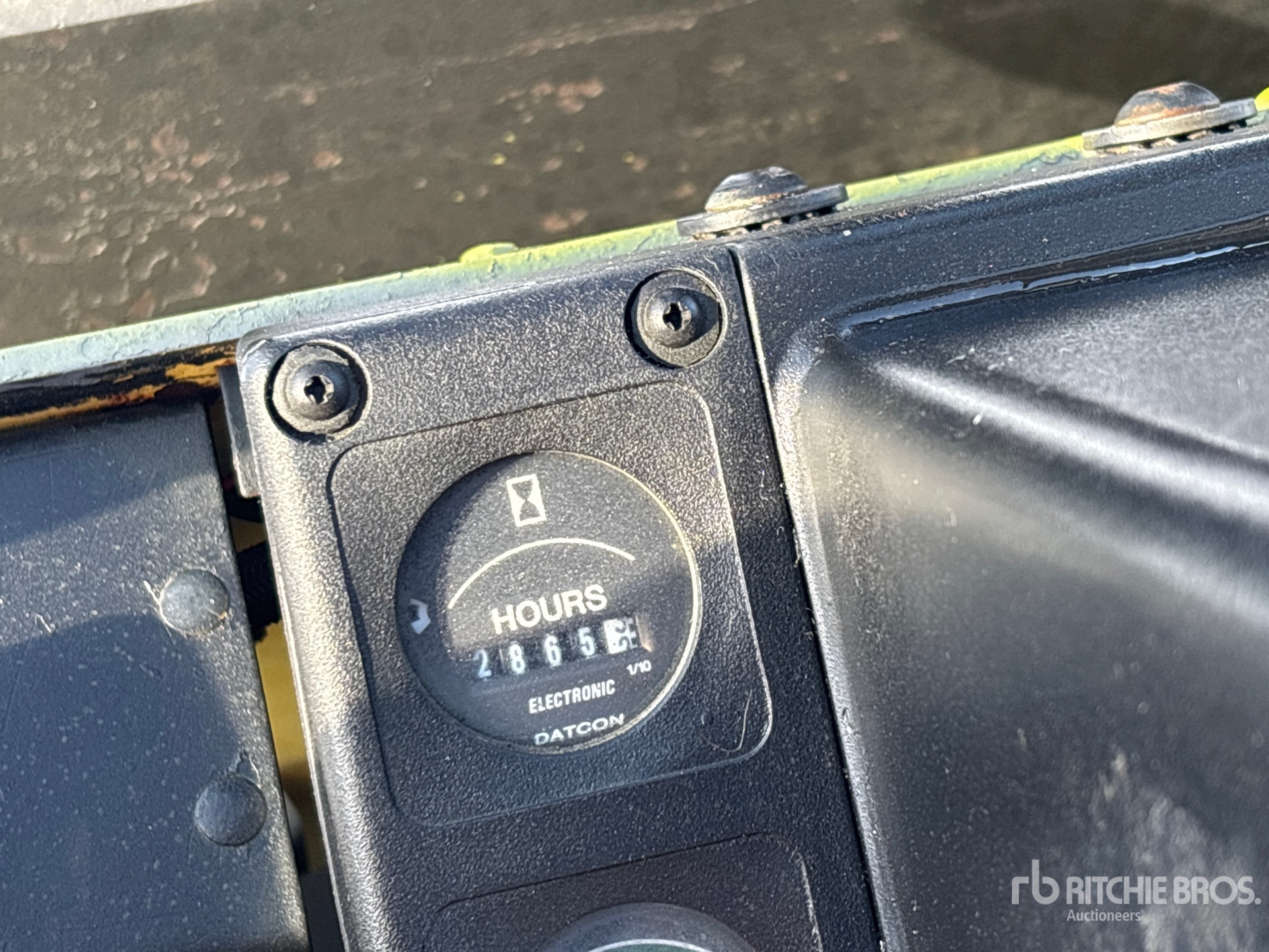 General Appearance with Hour Meter / Odometer