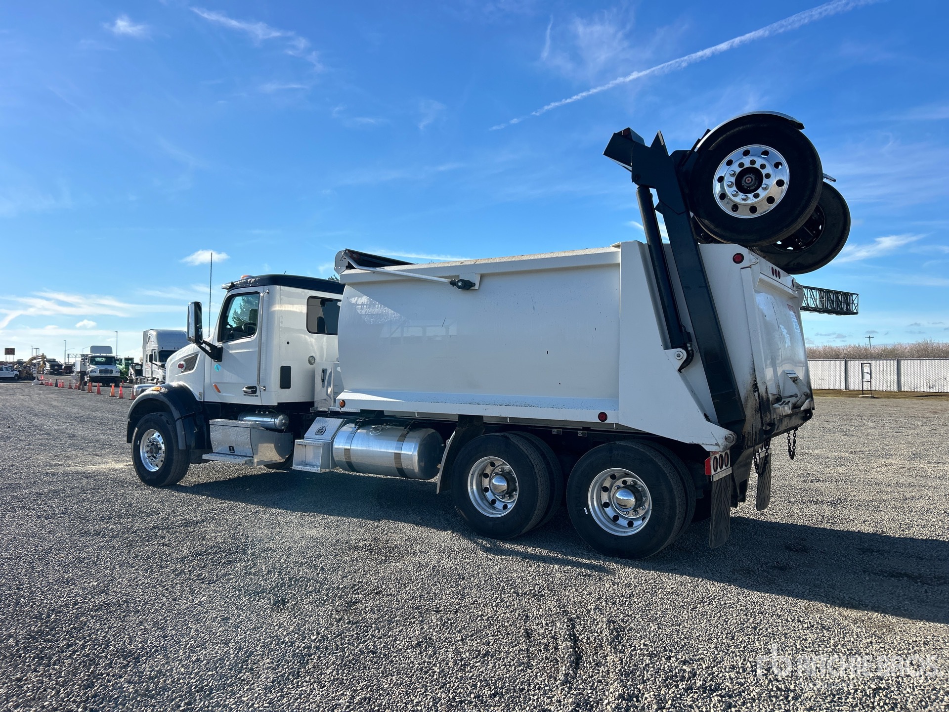 General Appearance with Imagen: esquina trasera izquierda