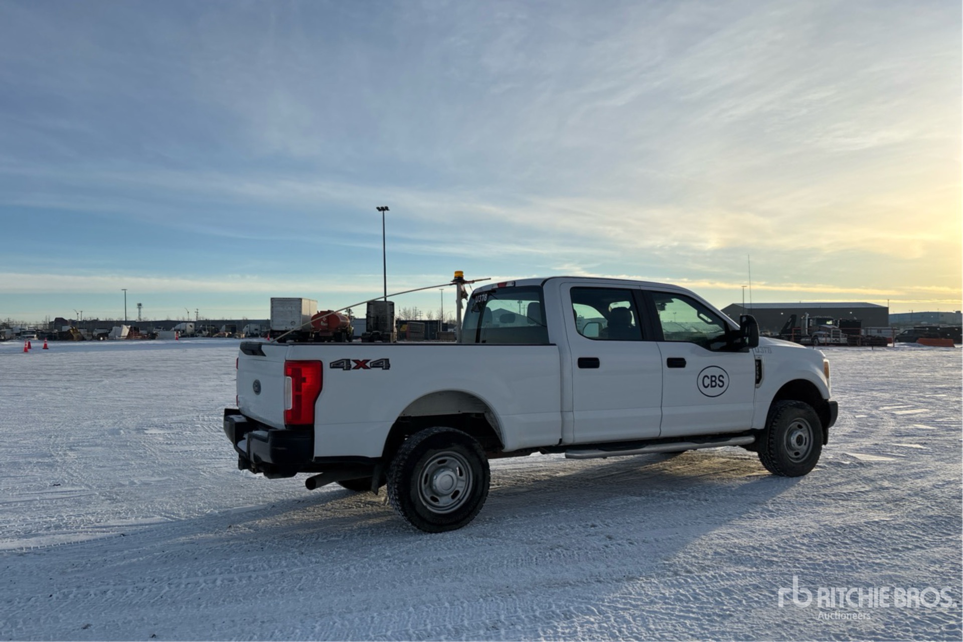 General Appearance with Imagen: esquina trasera derecha