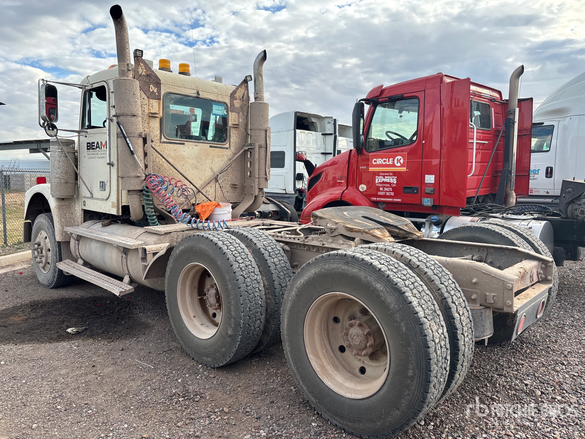 Aspect général with Image, coin arrière gauche