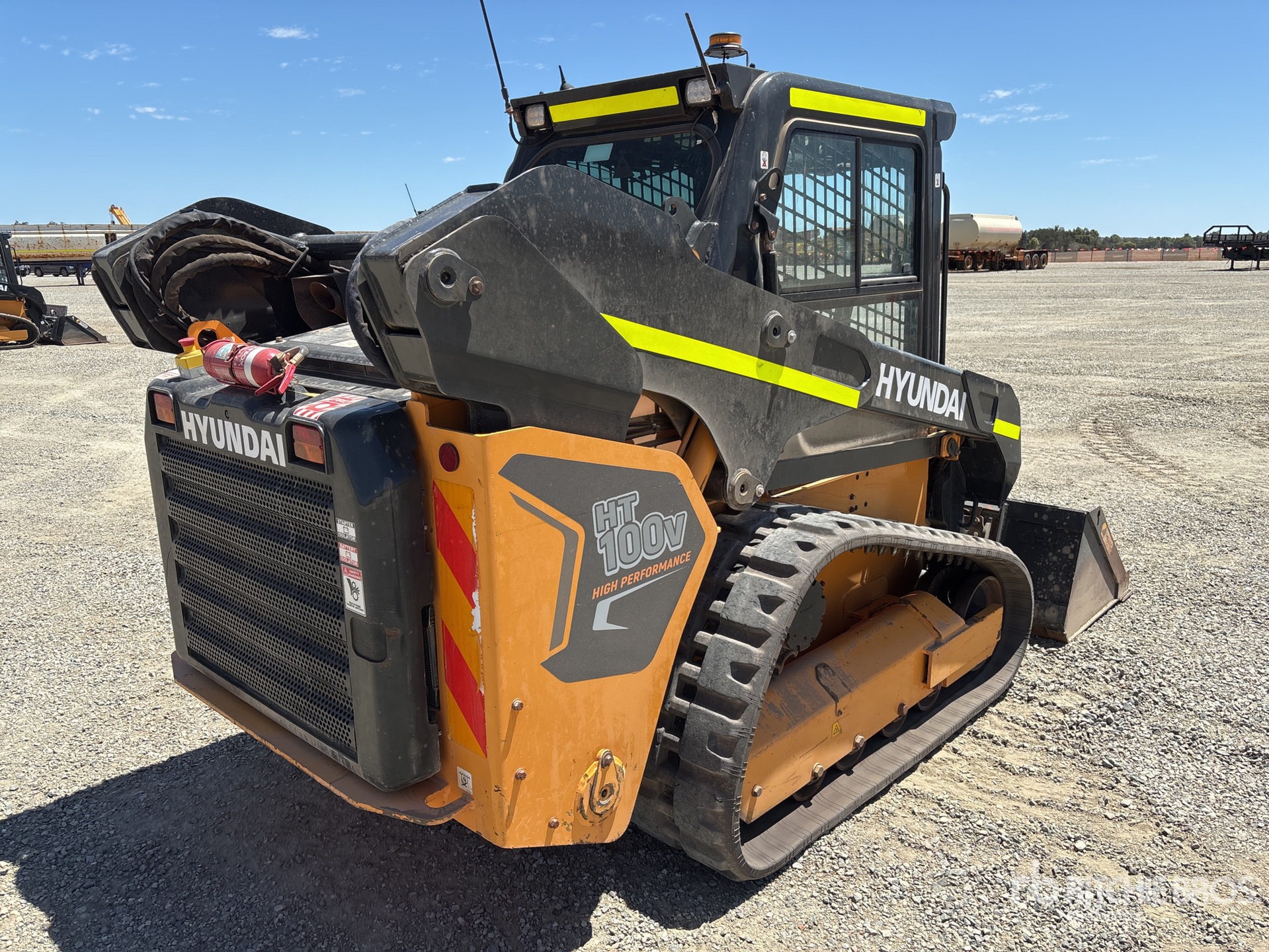 General Appearance with Foto, angolo anteriore sinistro