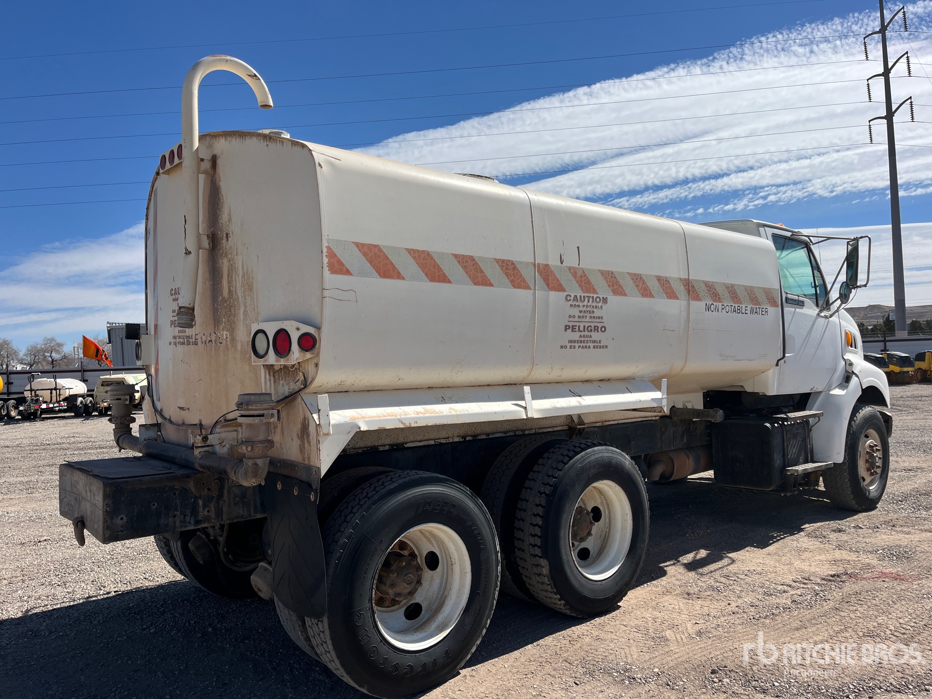 General Appearance with Foto, angolo anteriore sinistro