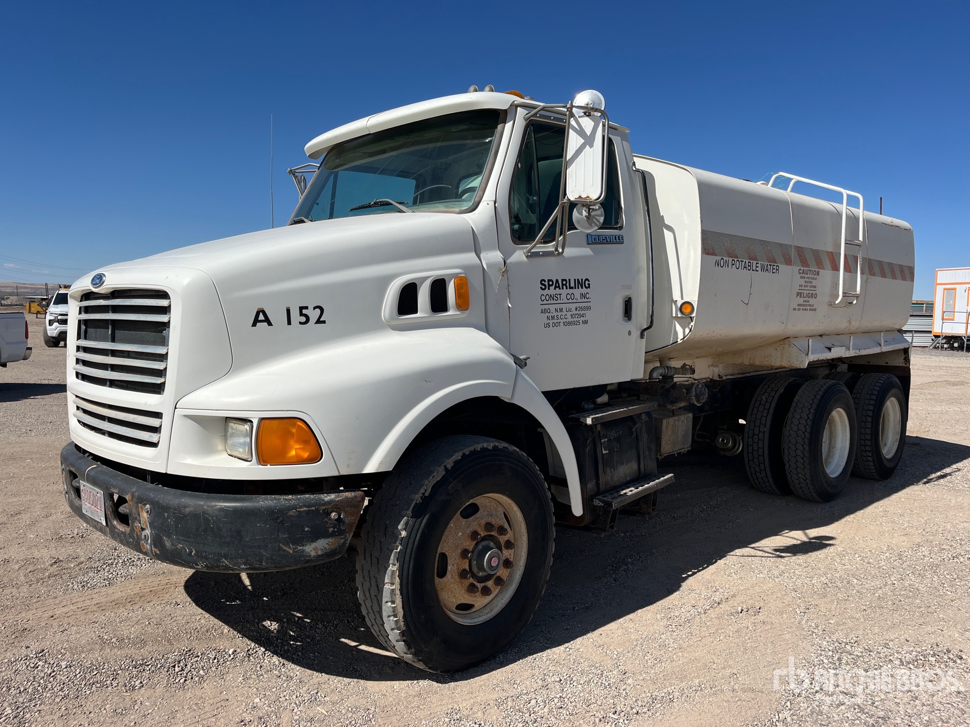 General Appearance with Foto, angolo anteriore sinistro