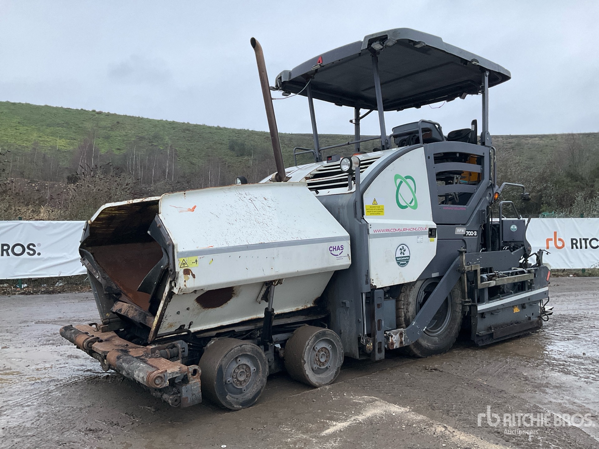 General Appearance with Picture, Left Front Corner