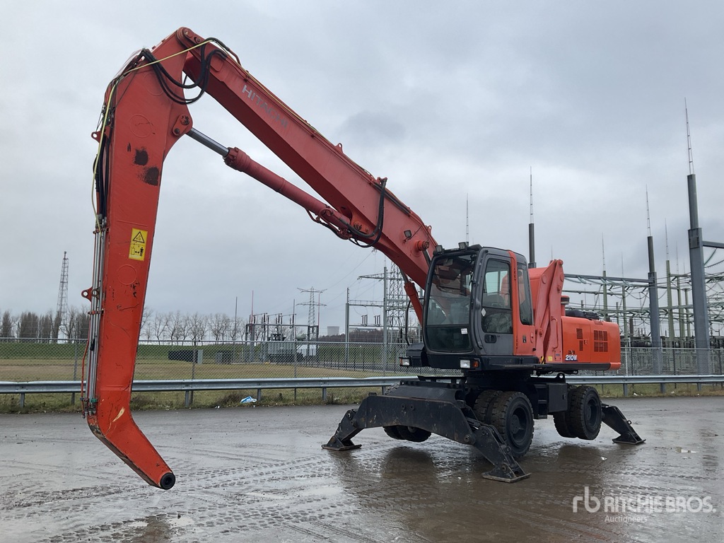 Hitachi ZX210W Wheel Material Handler | Ritchie Bros. Auctioneers
