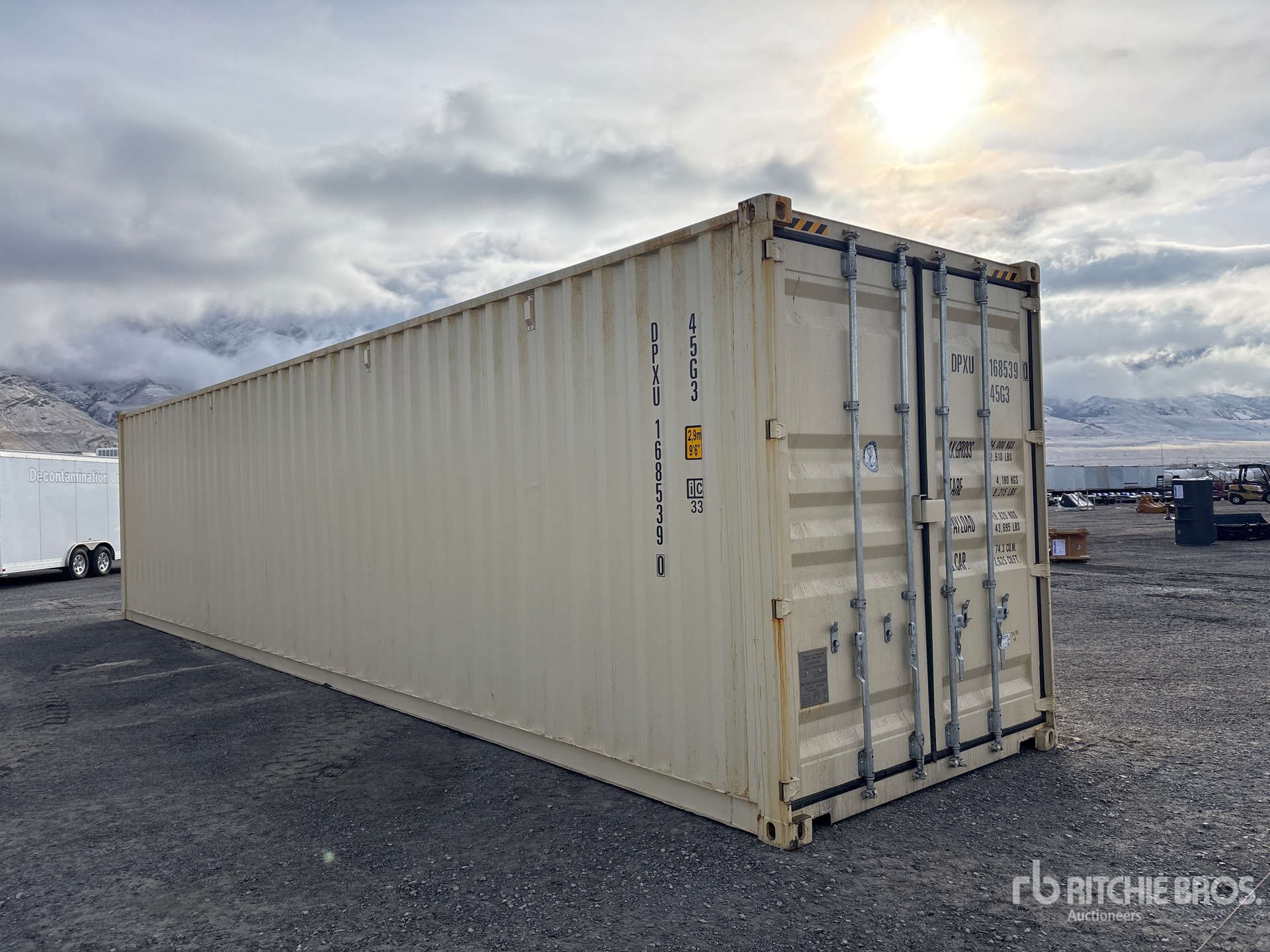 General Appearance with Picture, Right Front Corner