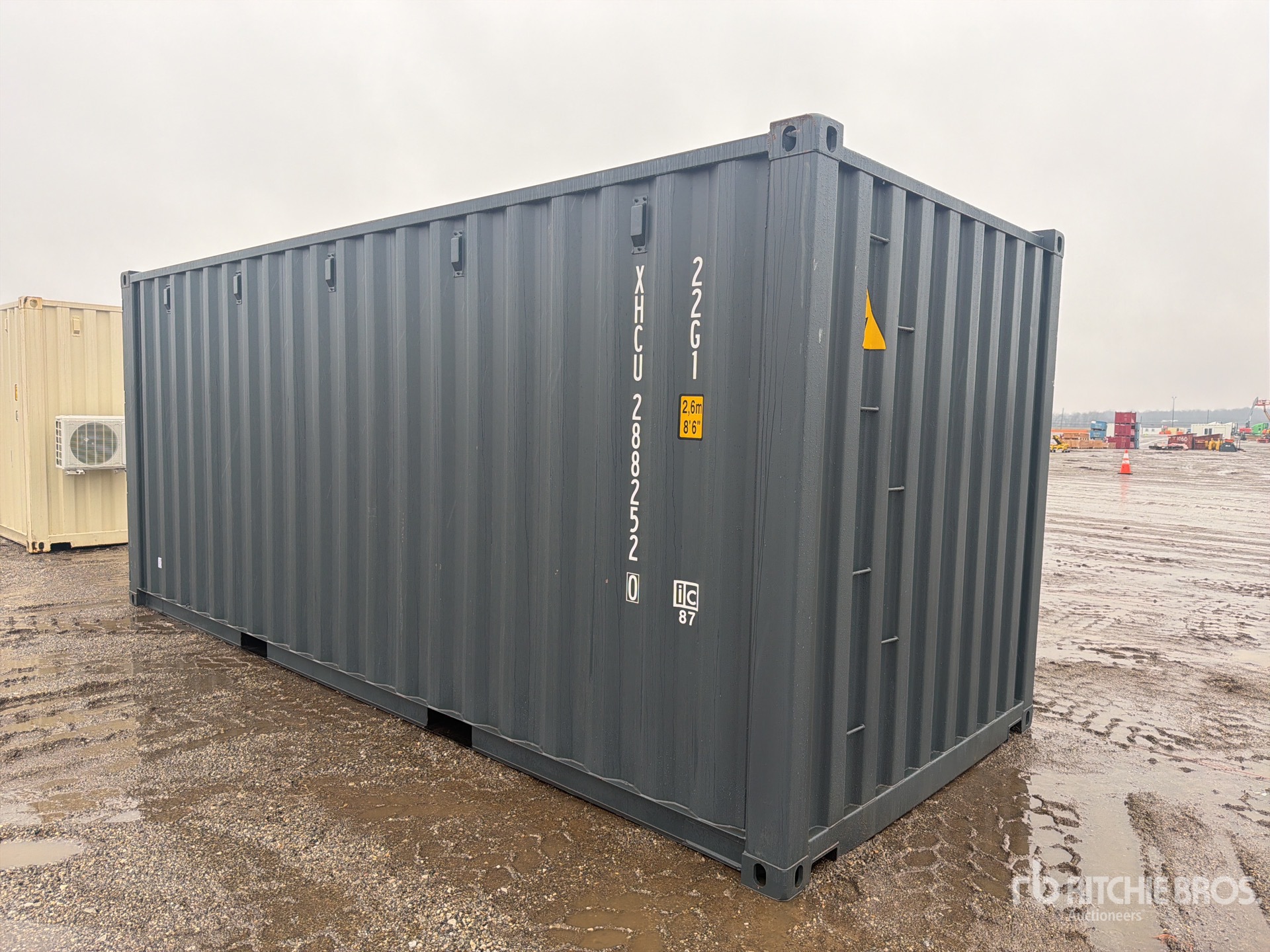 General Appearance with Bild, Ecke vorne rechts