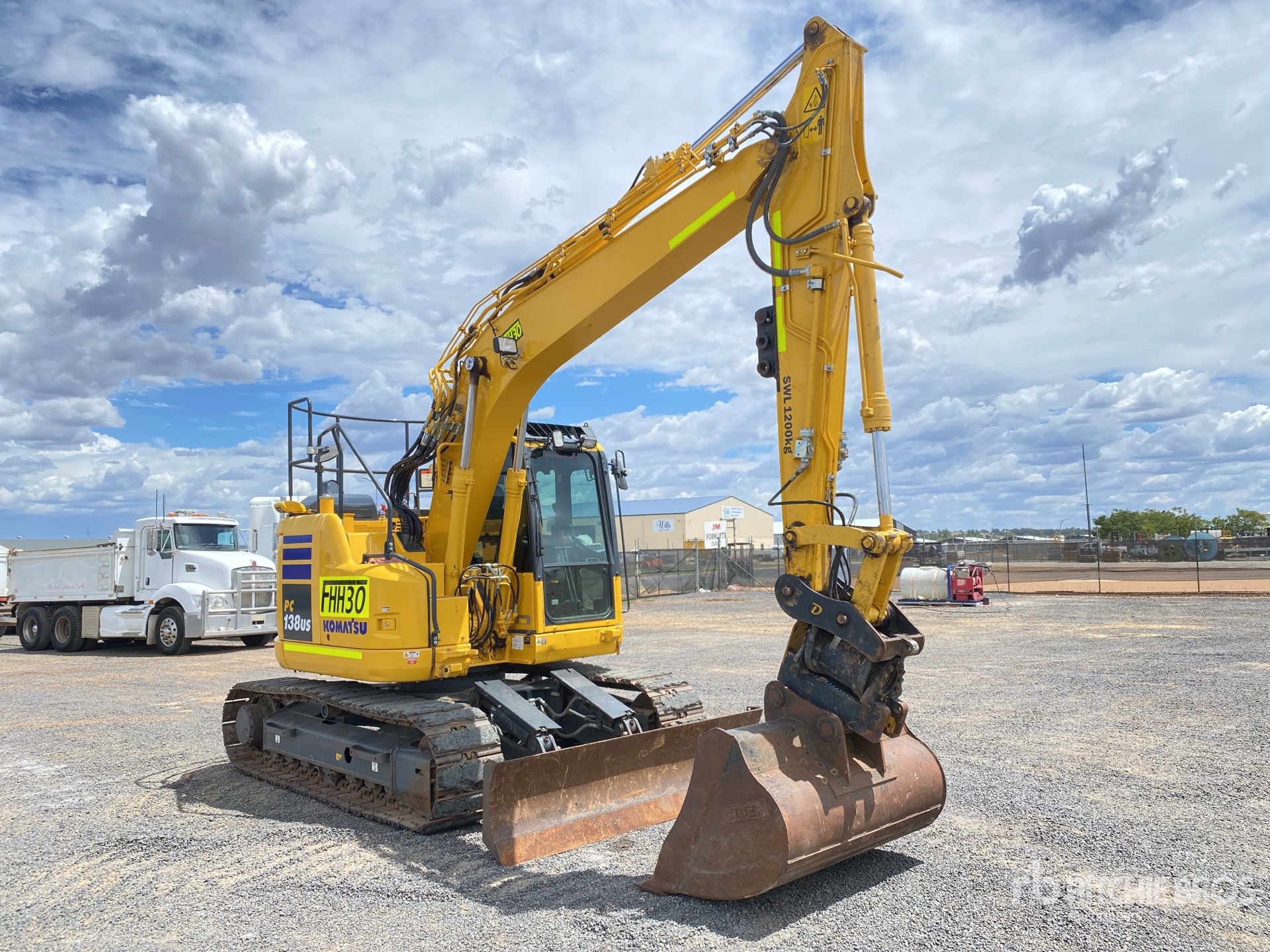 General Appearance with Picture, Right Front Corner