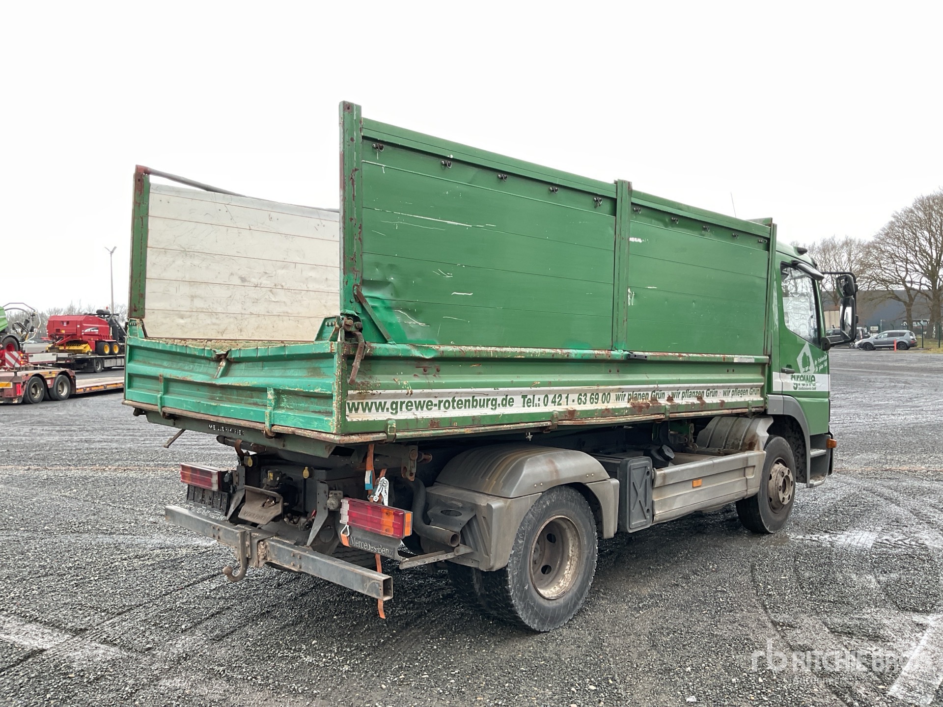 General Appearance with Picture, Right Rear Corner