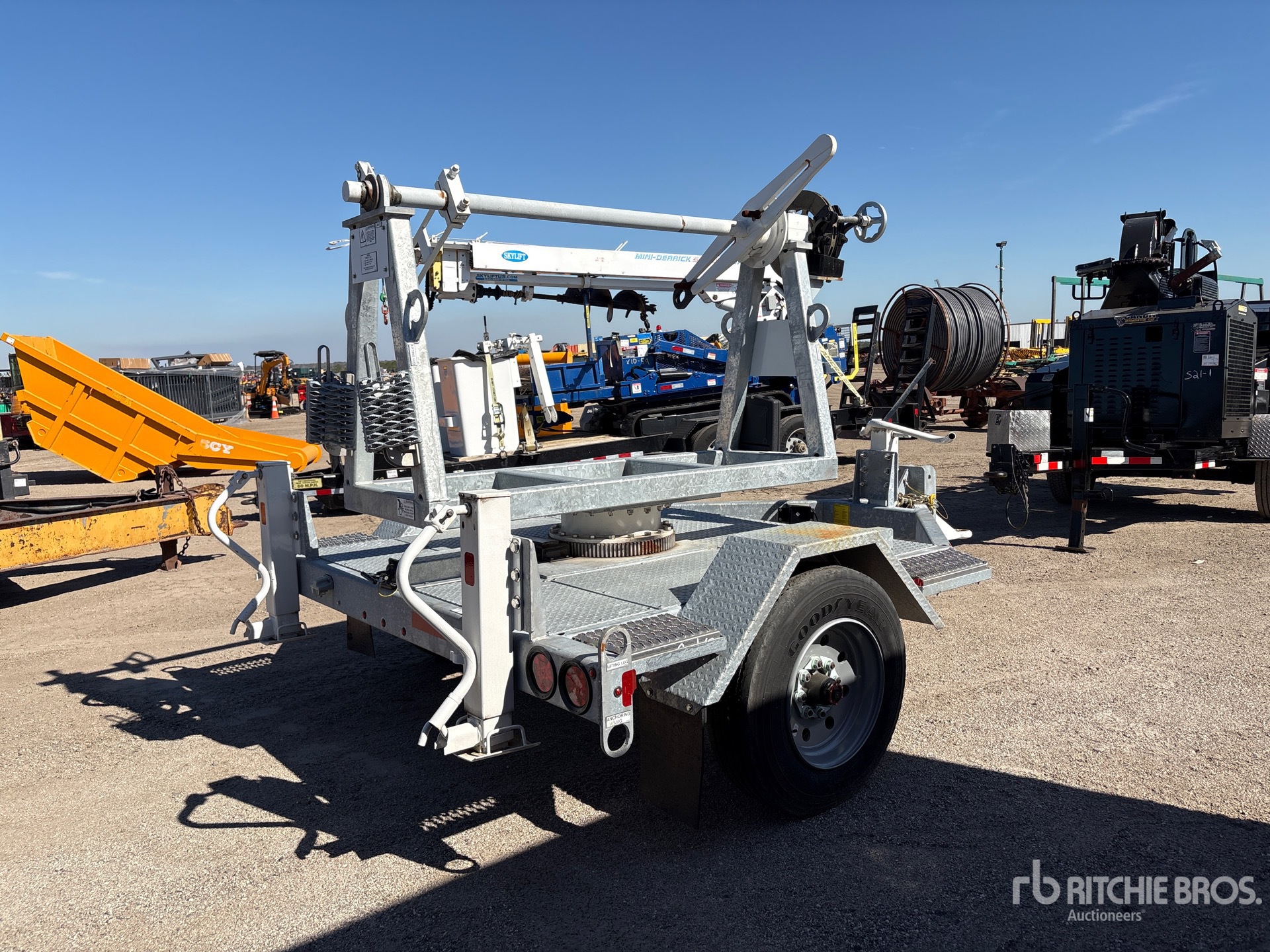 General Appearance with Bild, Ecke hinten rechts