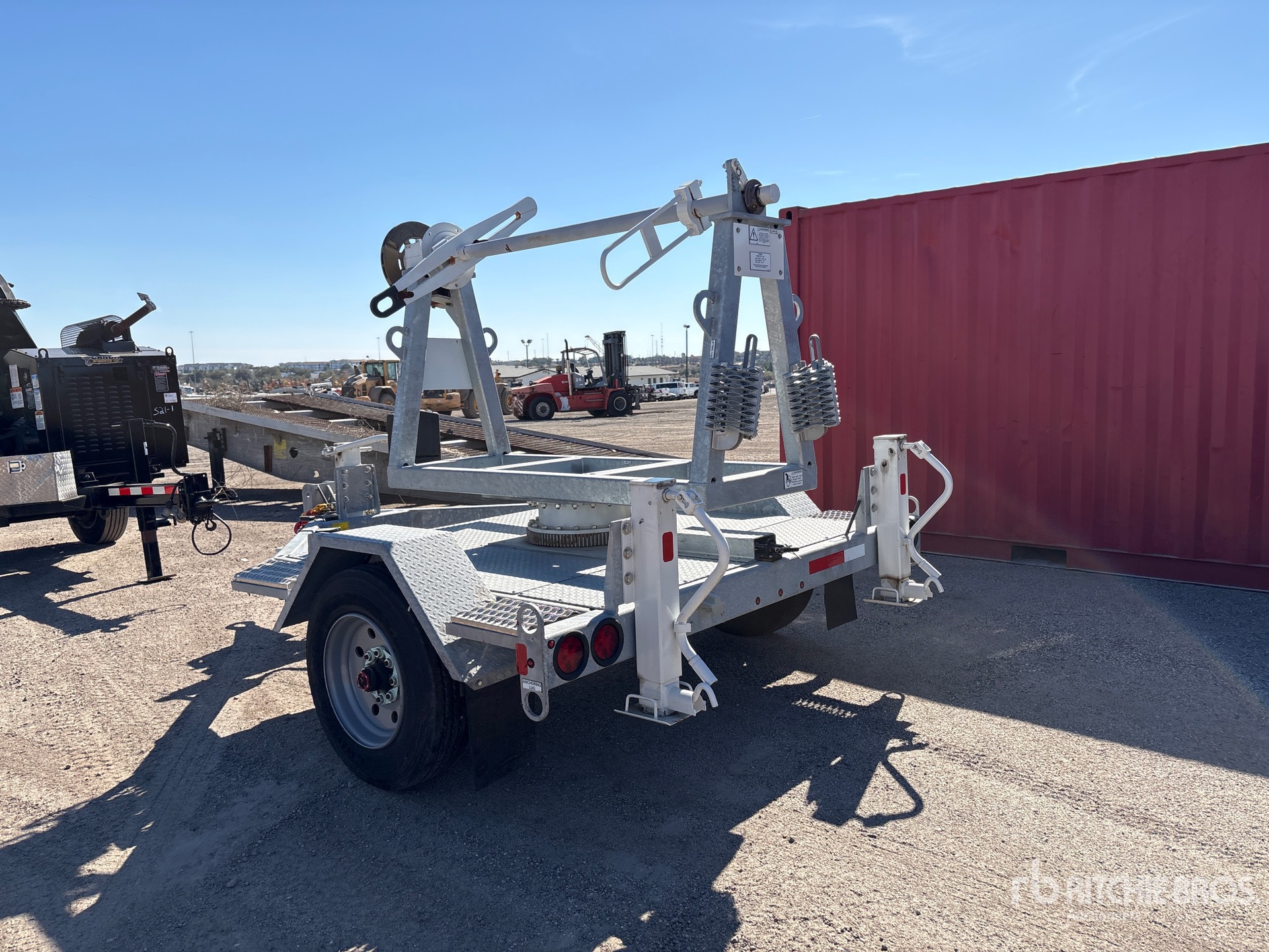 General Appearance with Bild, Ecke hinten links