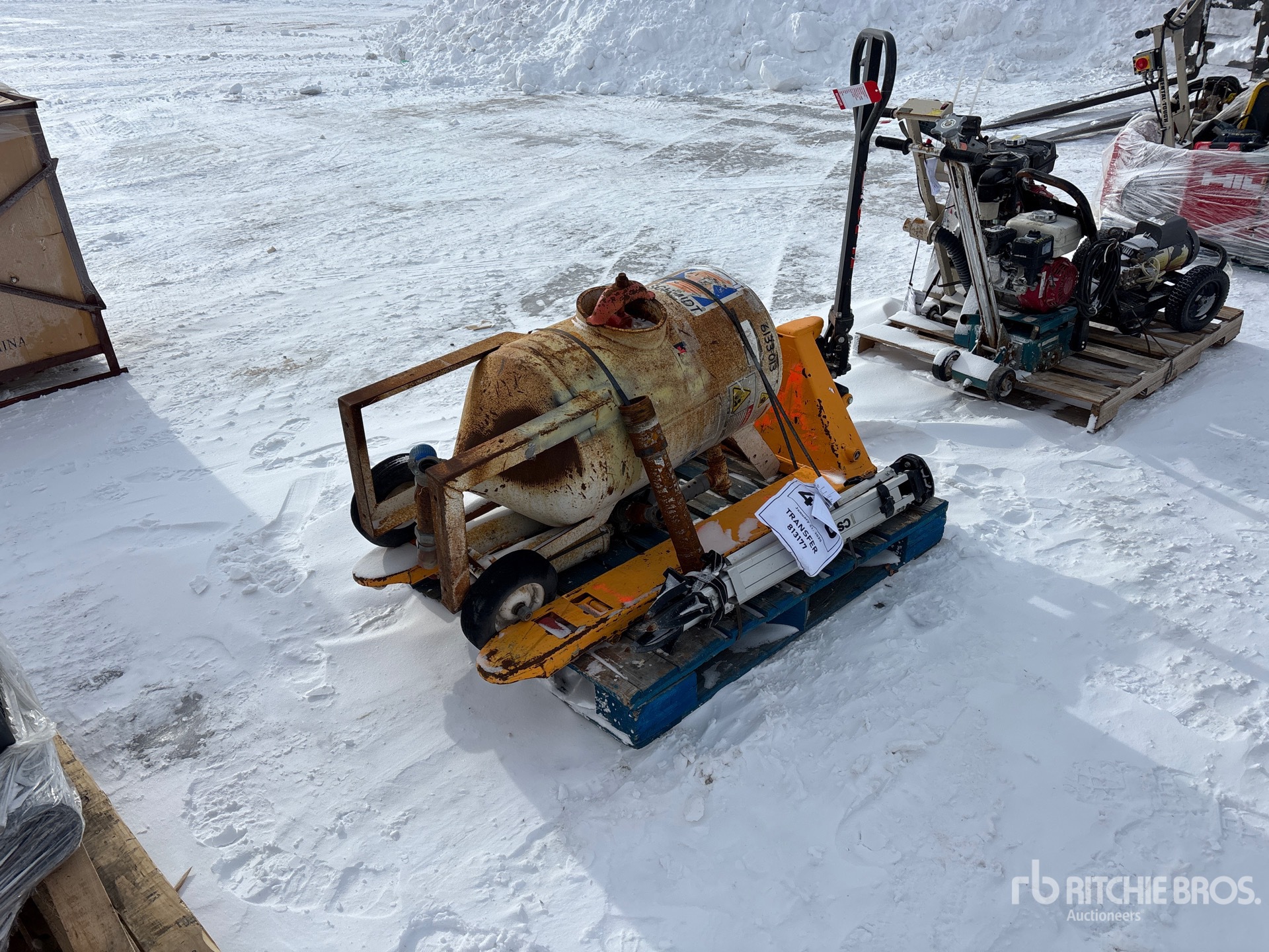 General Appearance with Bild, Ecke vorne links