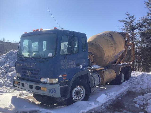 2000 Bering HDMX T/A Mixer Truck