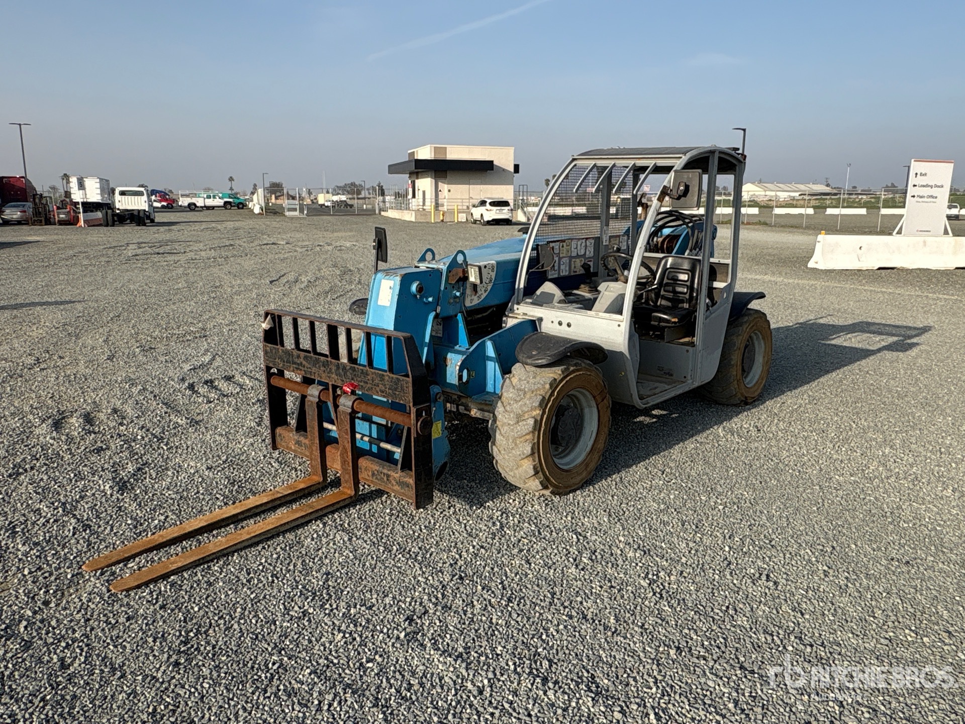 General Appearance with Imagen: esquina delantera izquierda