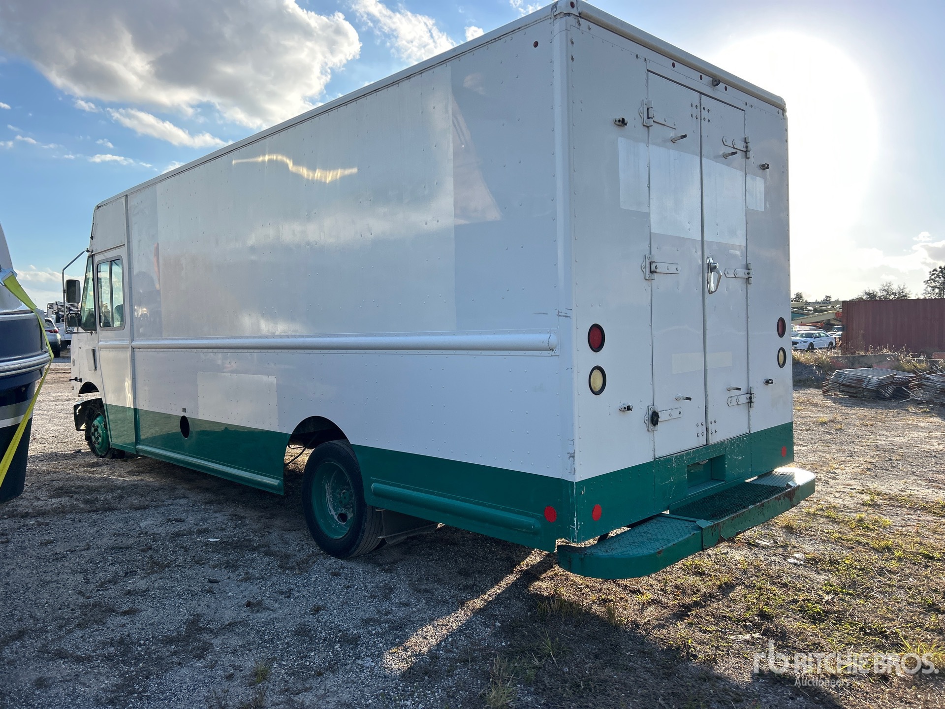 General Appearance with Imagen: esquina trasera izquierda