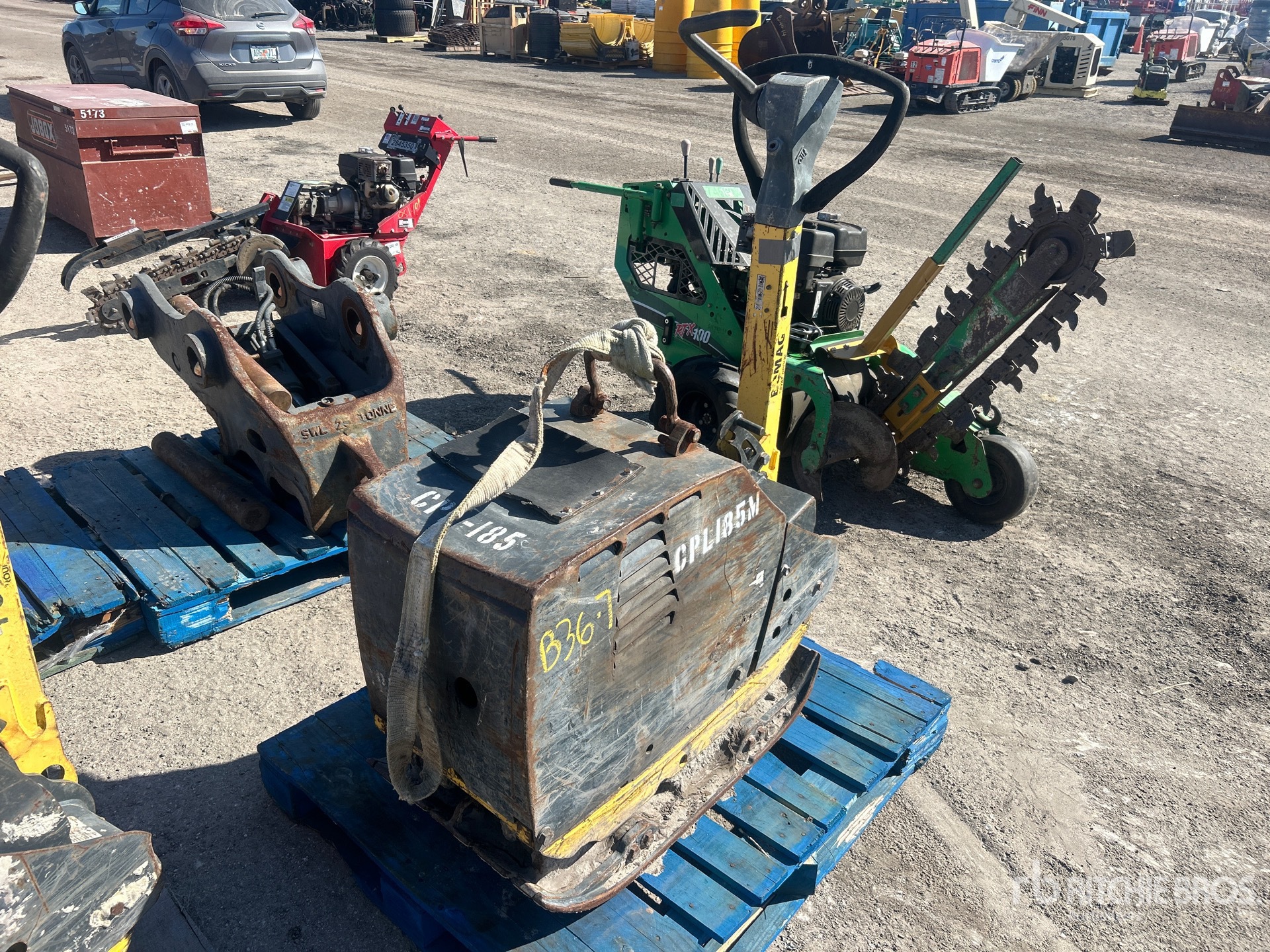 General Appearance with Picture, Left Front Corner