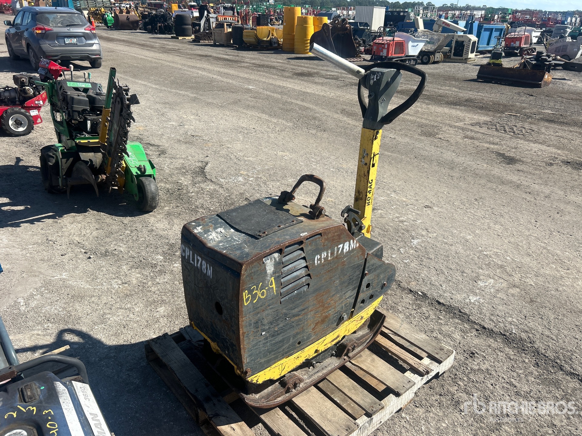 General Appearance with Image, coin avant gauche