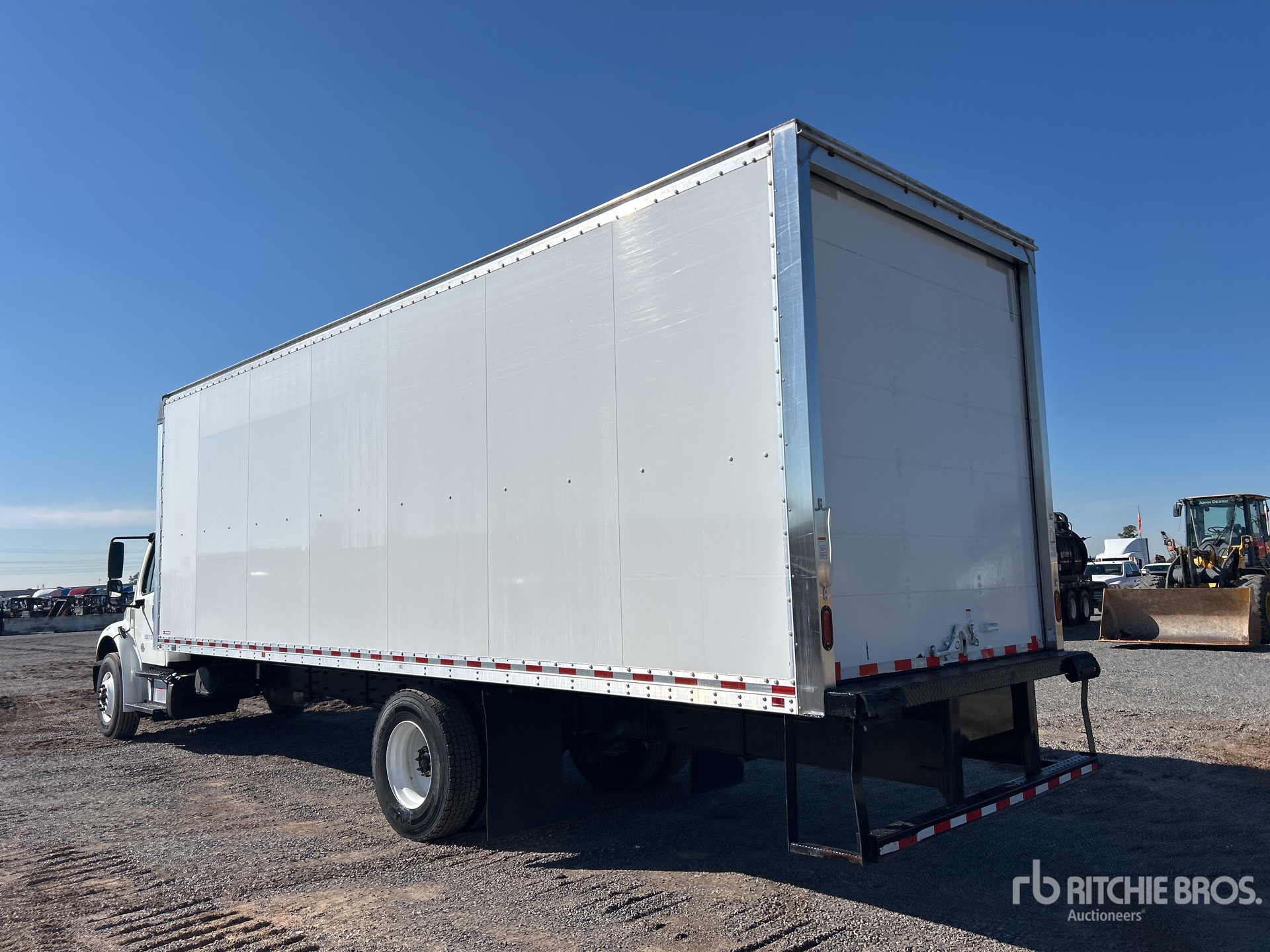 General Appearance with Bild, Ecke hinten links