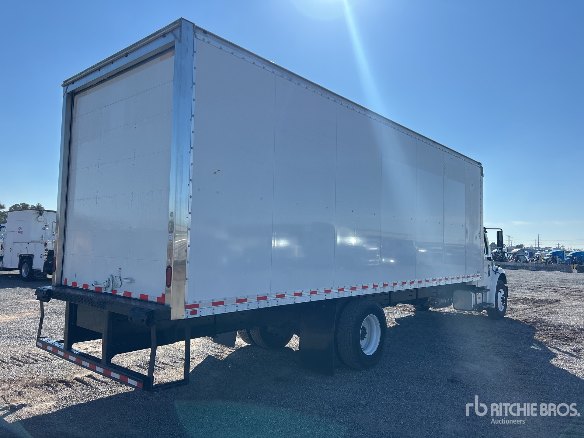 General Appearance with Bild, Ecke hinten rechts