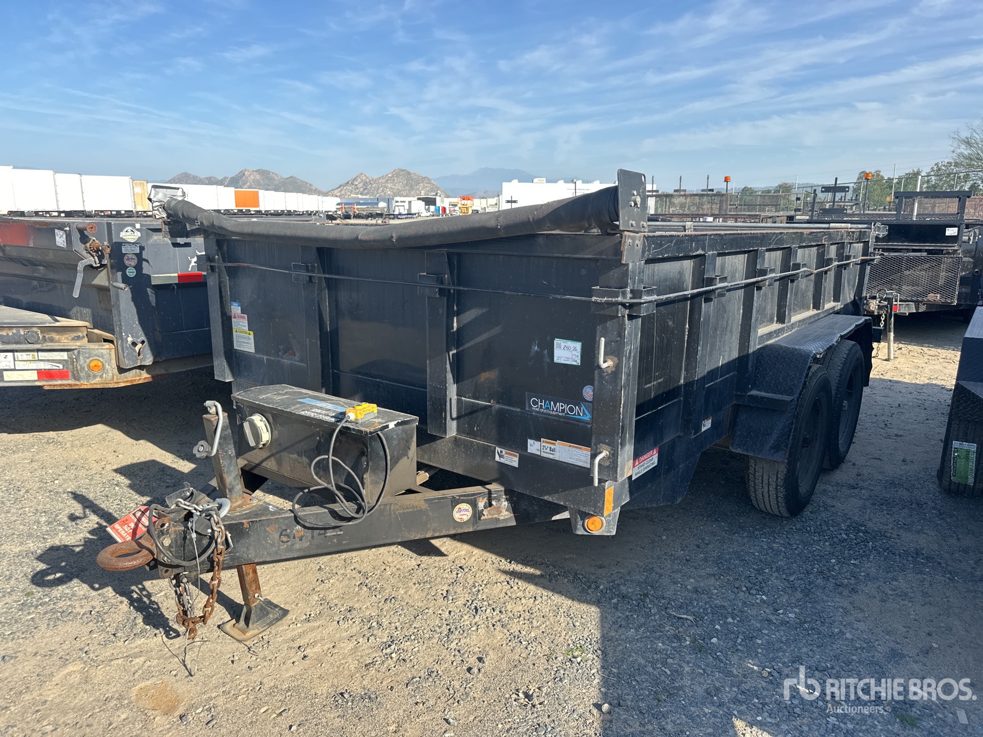 General Appearance with Image, coin avant gauche