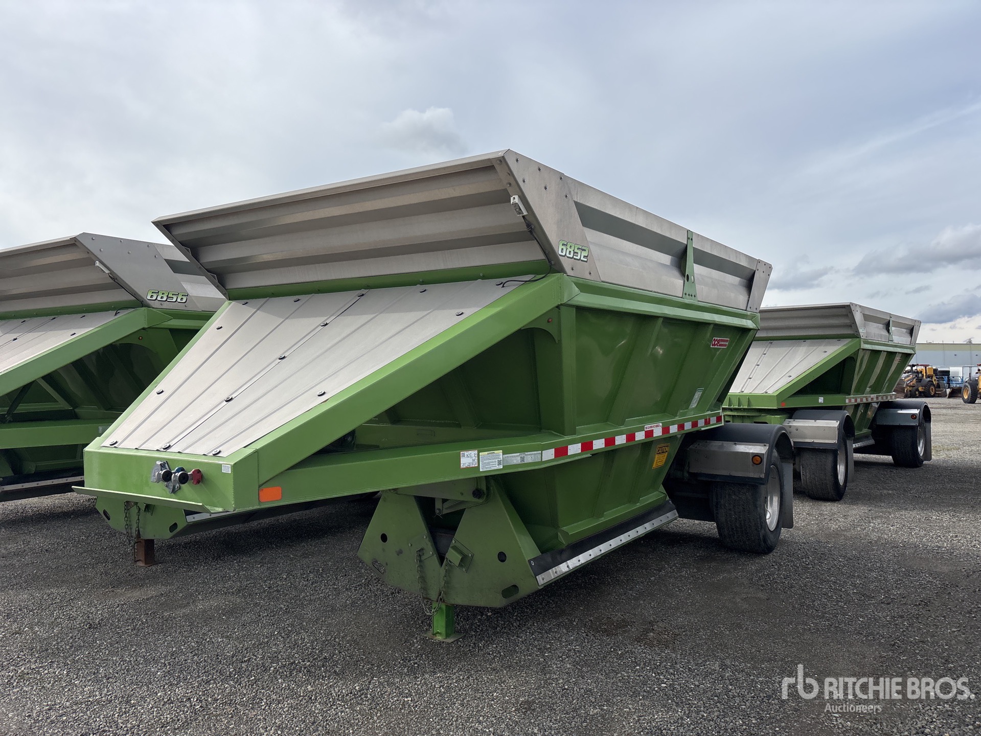 General Appearance with Featured Photo