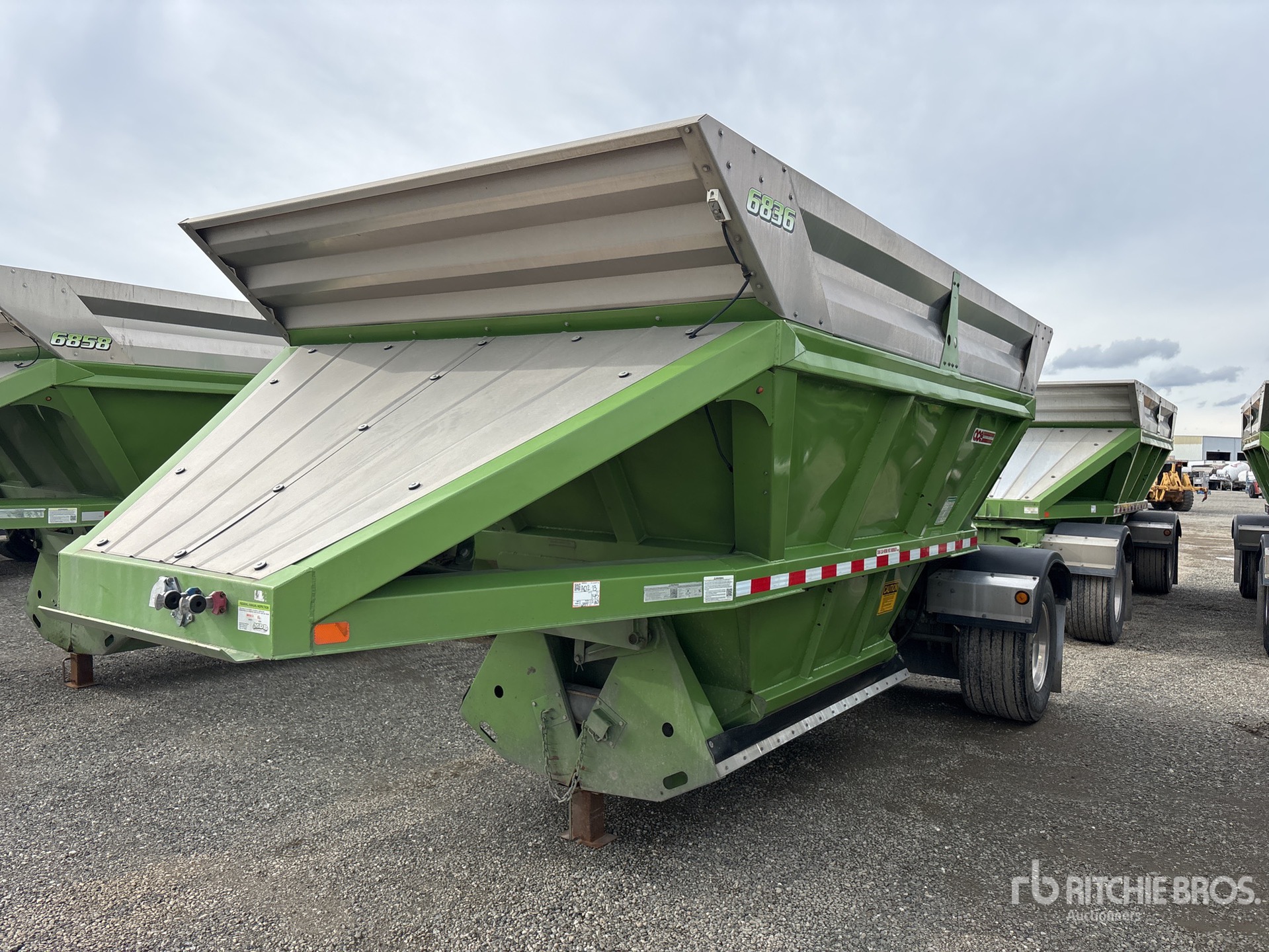 General Appearance with Featured Photo