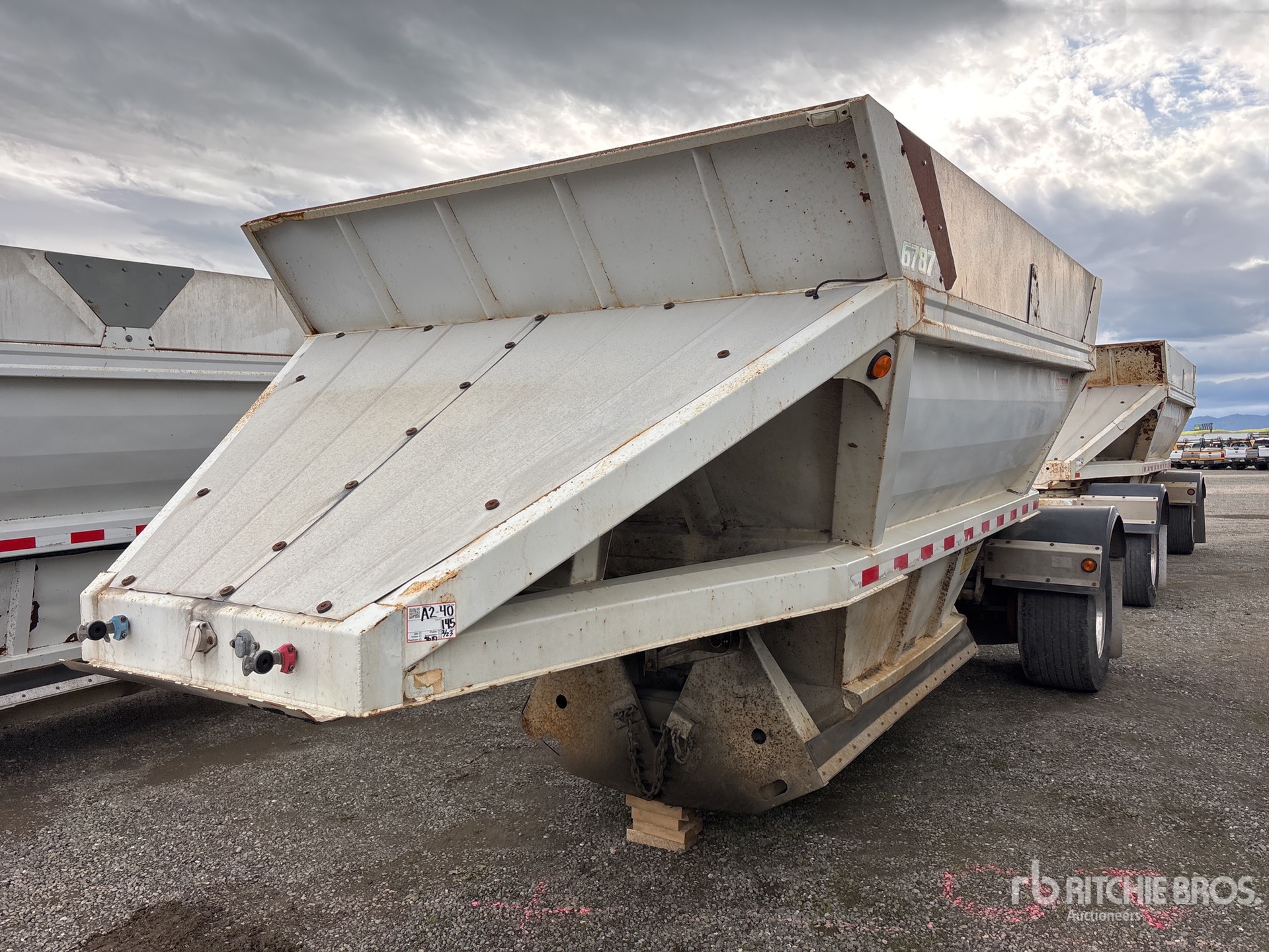 General Appearance with Featured Photo