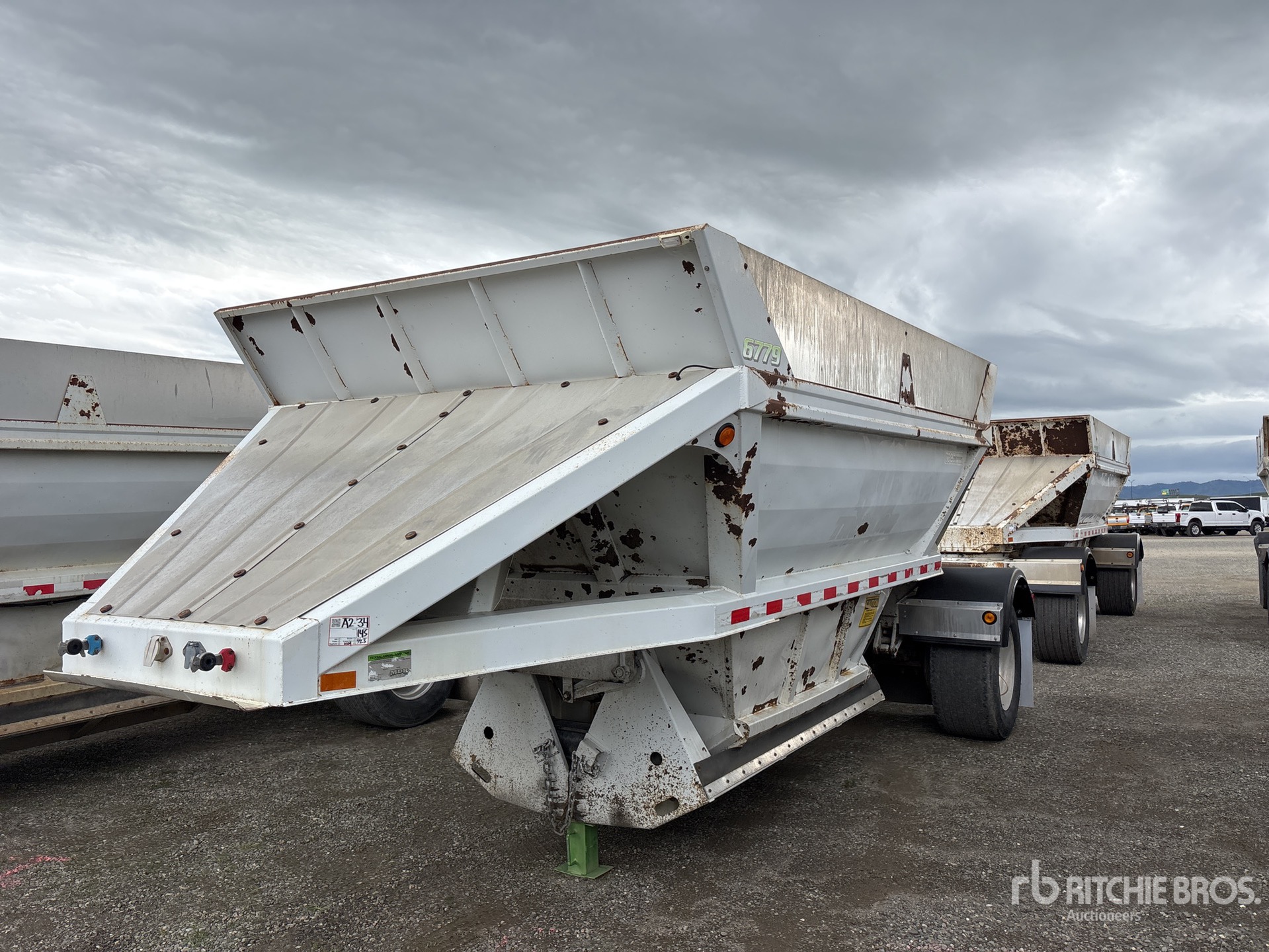 General Appearance with Featured Photo