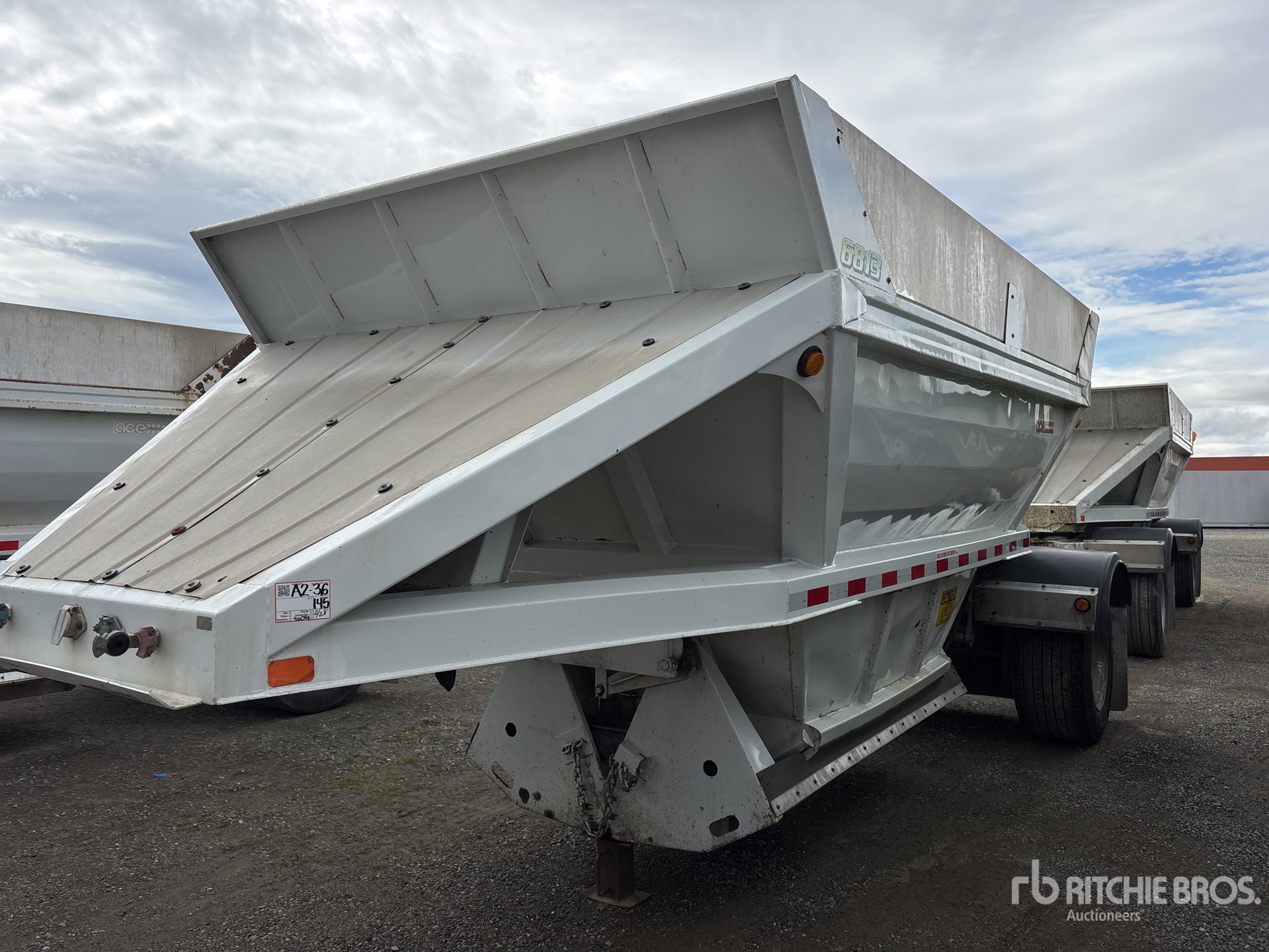 General Appearance with Featured Photo