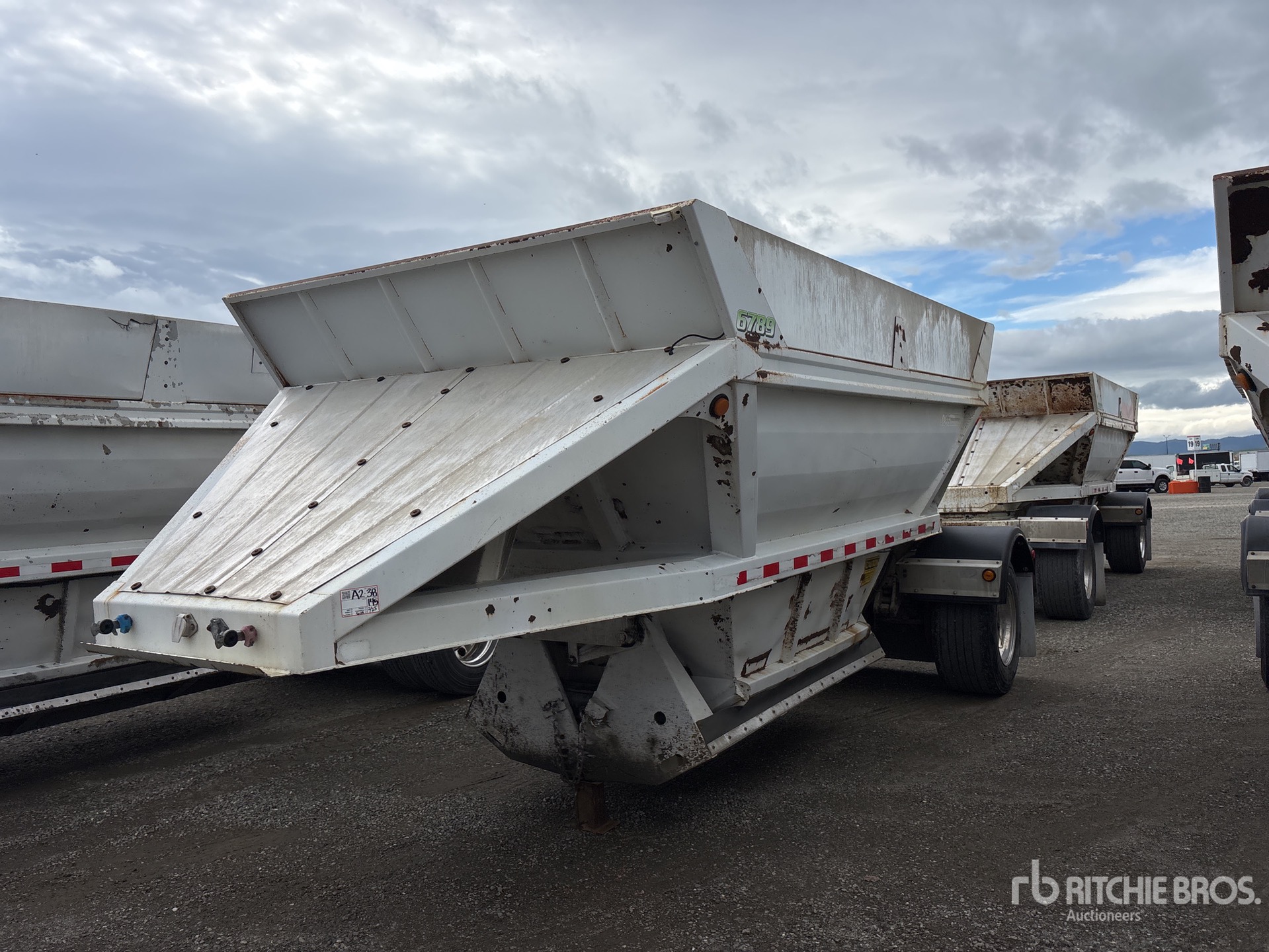 General Appearance with Featured Photo