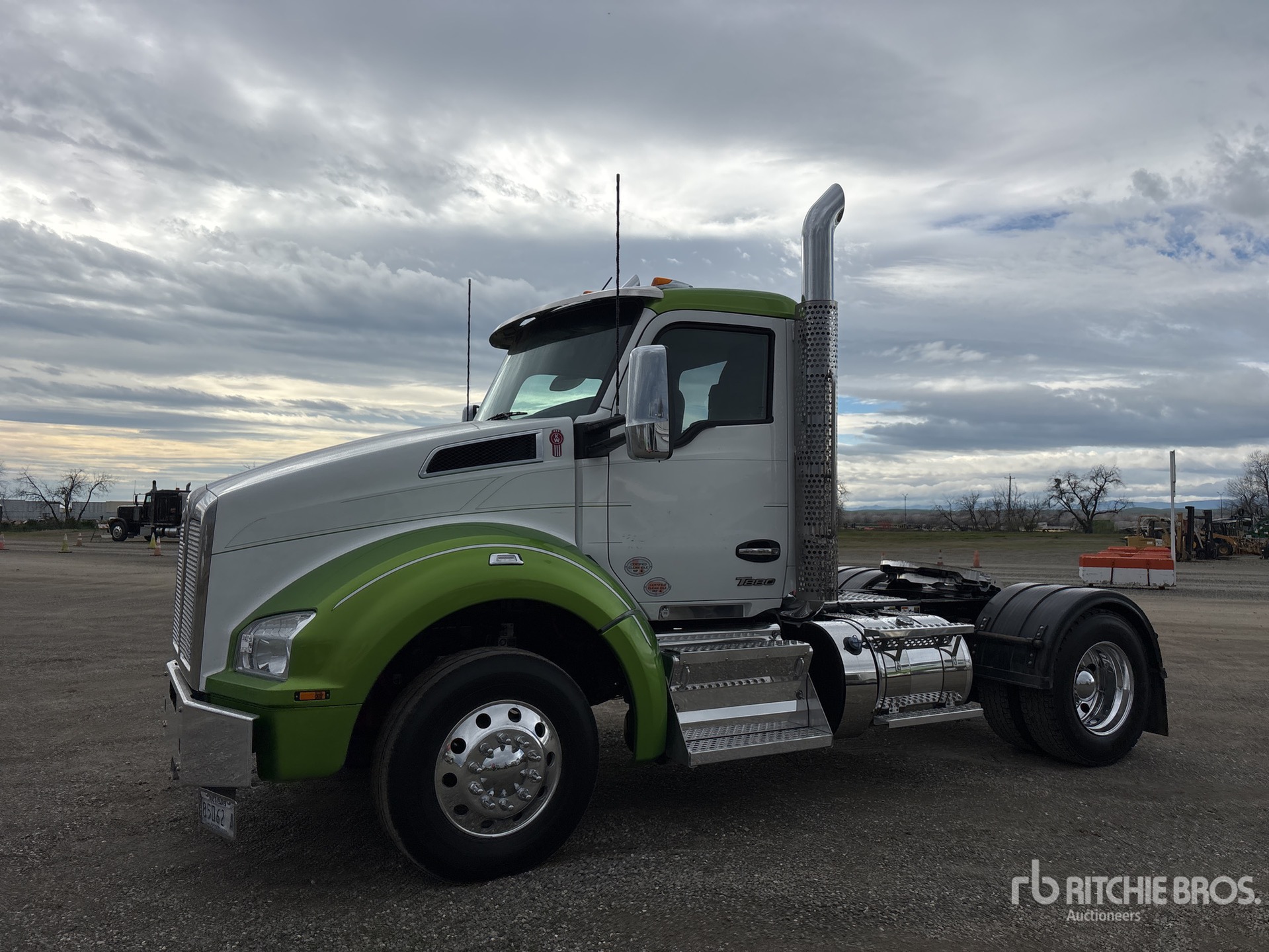 General Appearance with Featured Photo