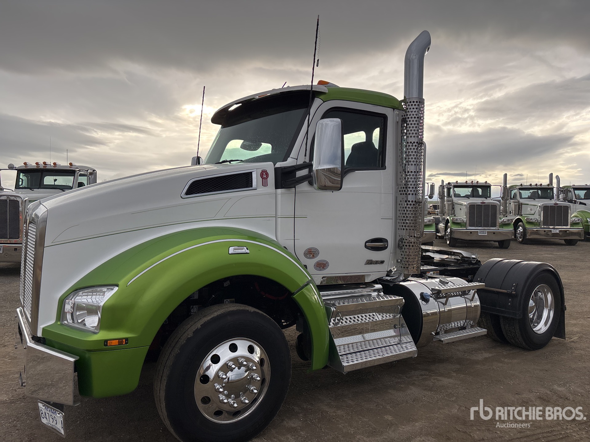 General Appearance with Featured Photo