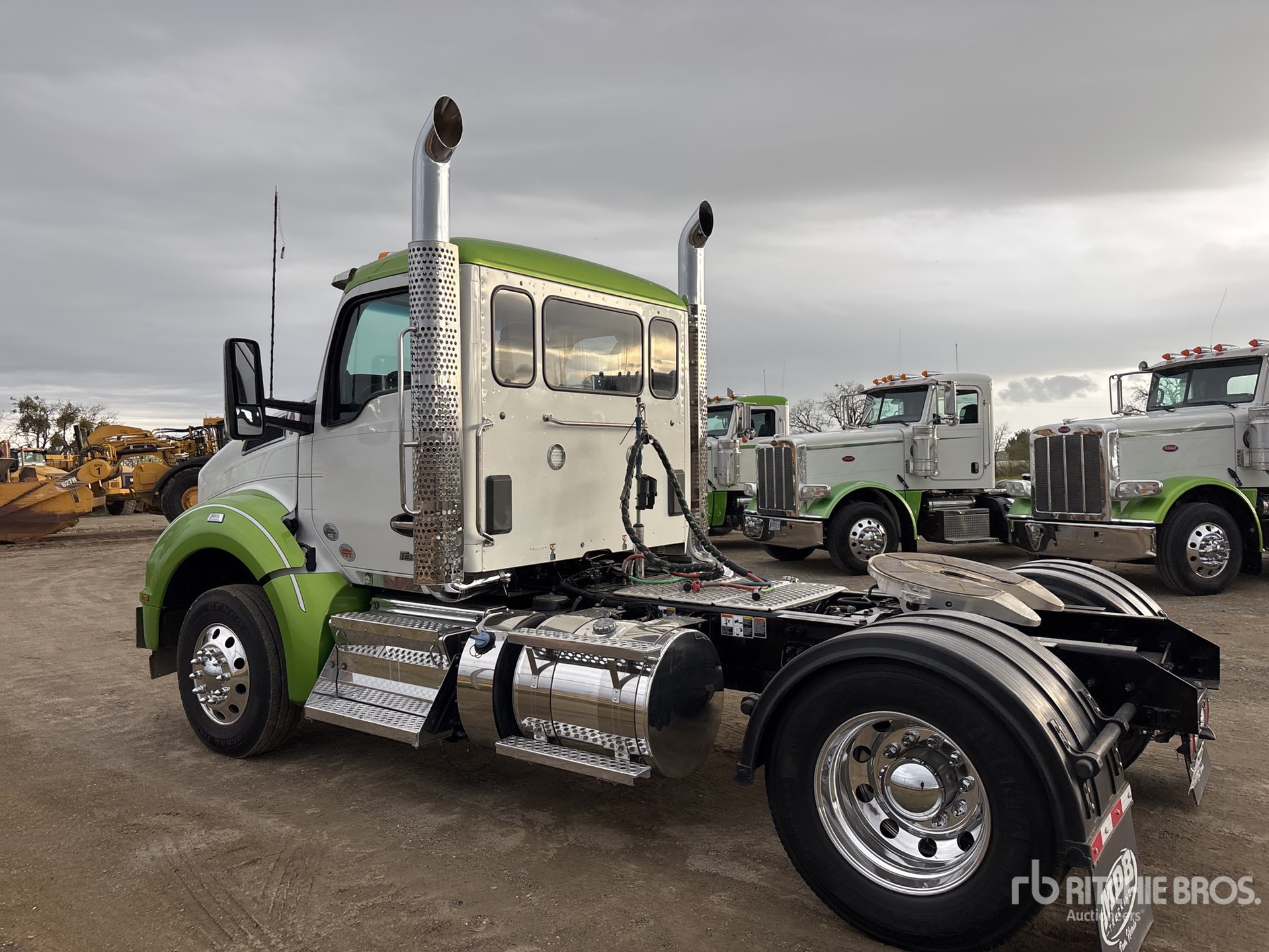 General Appearance with Picture, Left Rear Corner