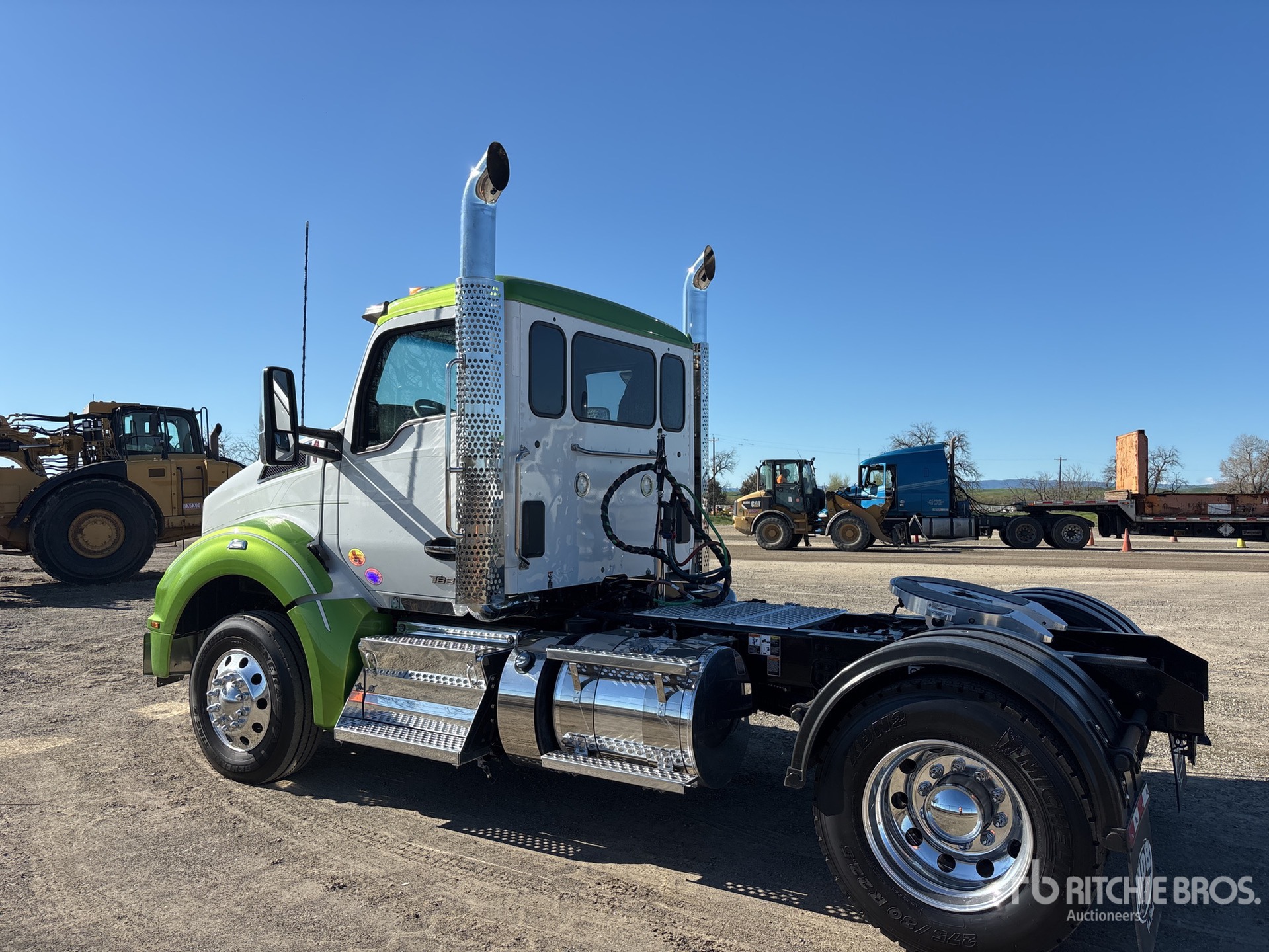 Aspect général with Image, coin arrière gauche